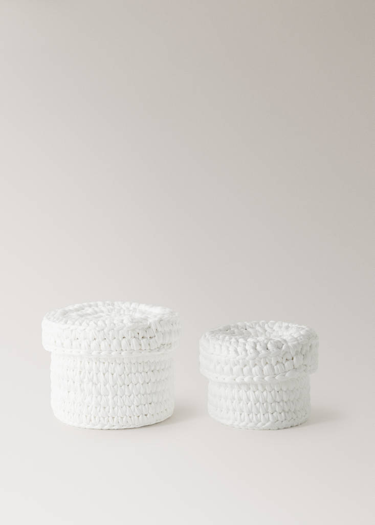 Small round basket with lid — White