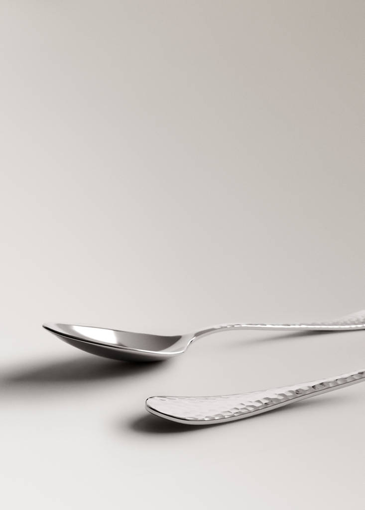 Set of 4 hammered stainless steel dessert spoons — Grey