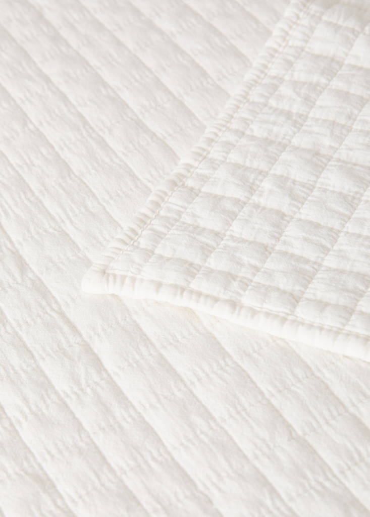 Steppdecke aus Garment-dyed-Baumwolle mit Karomuster für 130/150 cm Bett — Ecru