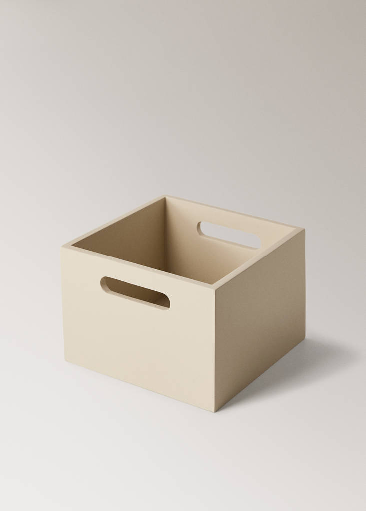 Large coloured children’s box — Ecru