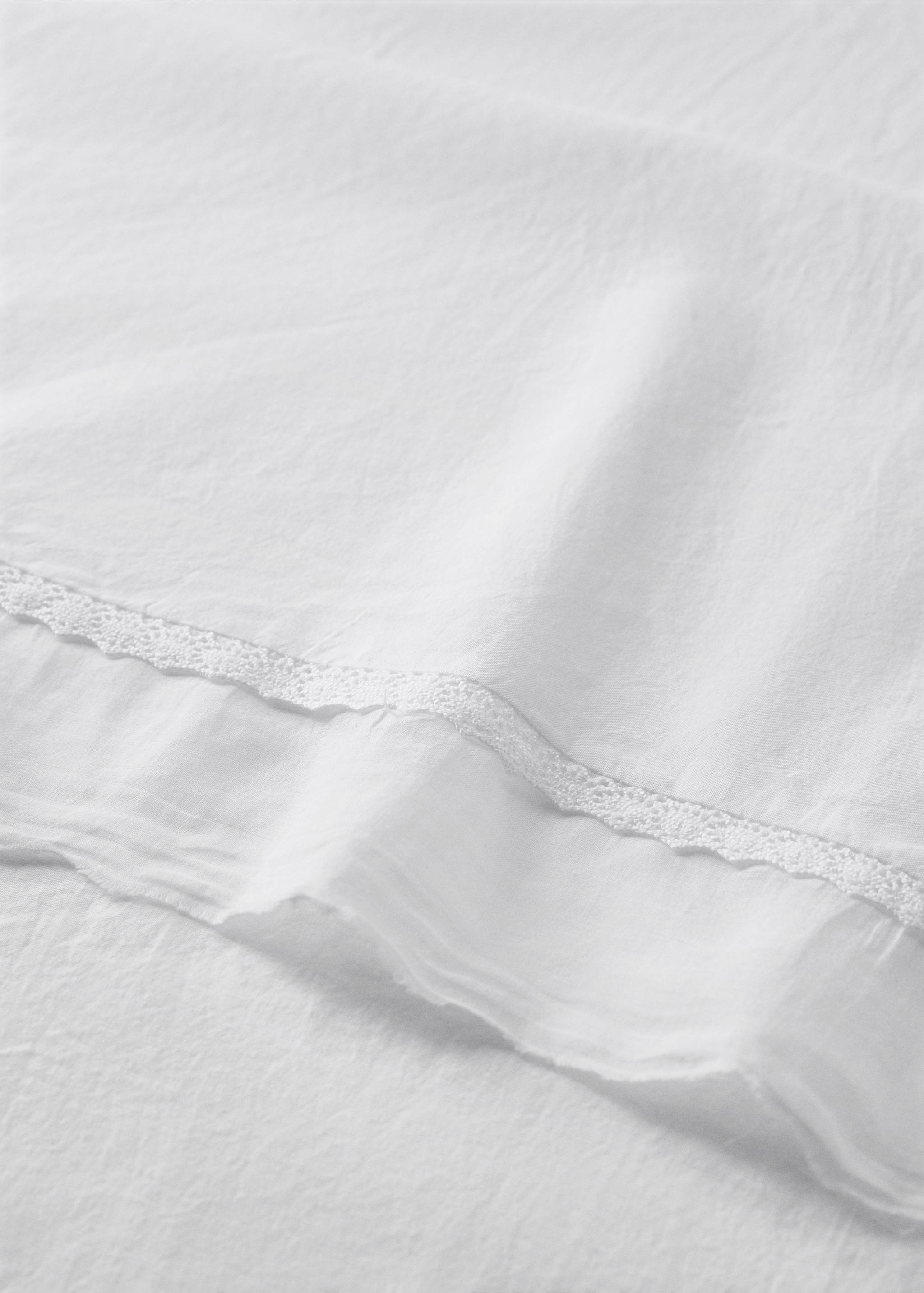 Set of washed cotton top sheet and pillowcase with lace ruffle for mini cot - Details of the article 1, White. Ref: 37172036-00.