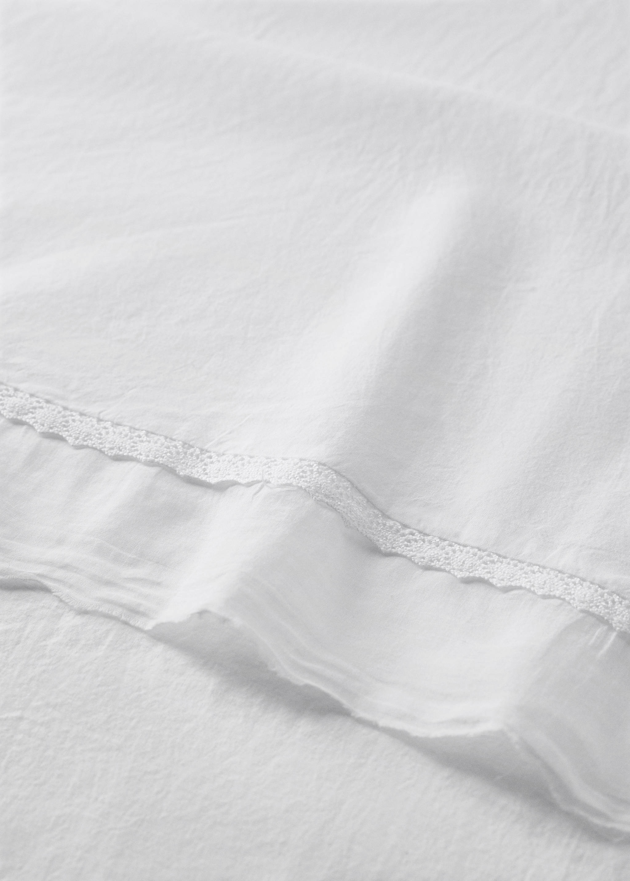 Set of washed cotton top sheet and pillowcase with lace ruffle for mini cot - Details of the article 1
