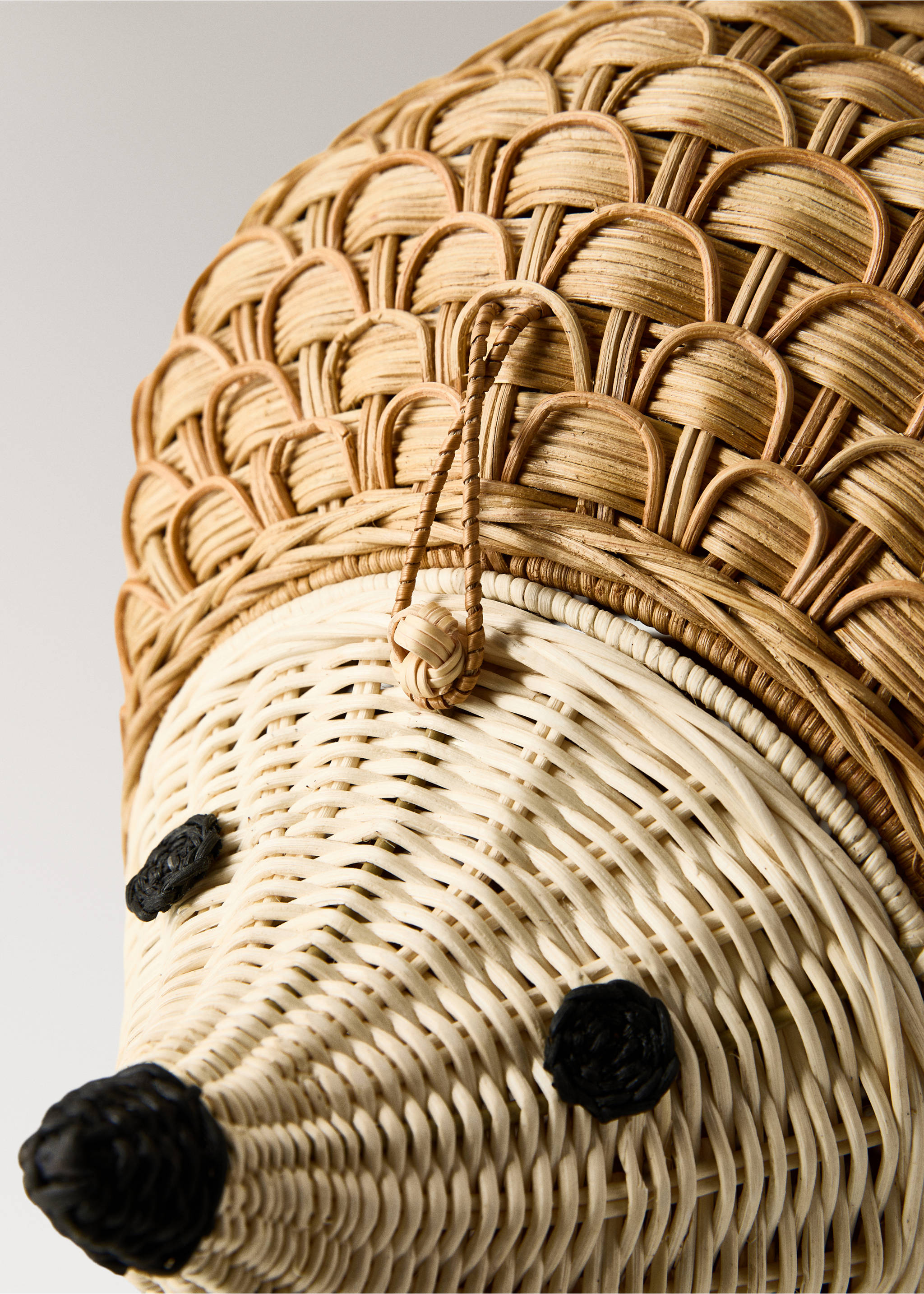 Rattan hedgehog children’s basket - Details of the article 2, Brown. Ref: 37173326-00.