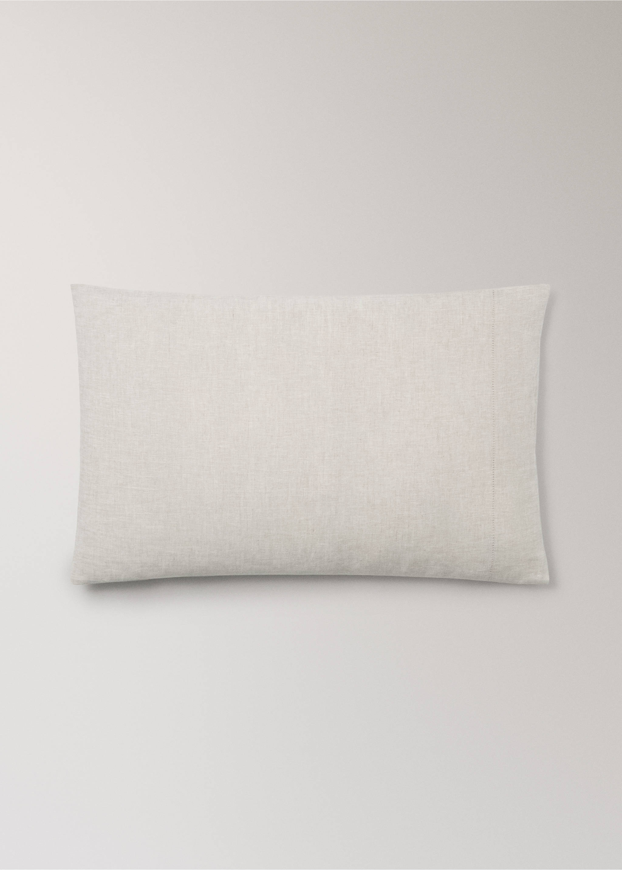 Washed linen pillowcase with hemstitch 50x75 cm - Article without model, Beige. Ref: 37175178-00.