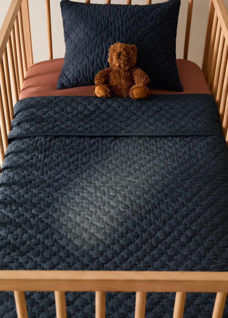 Handgesteppte Bettdecke aus Baumwolle für Babybett — Nachtblau