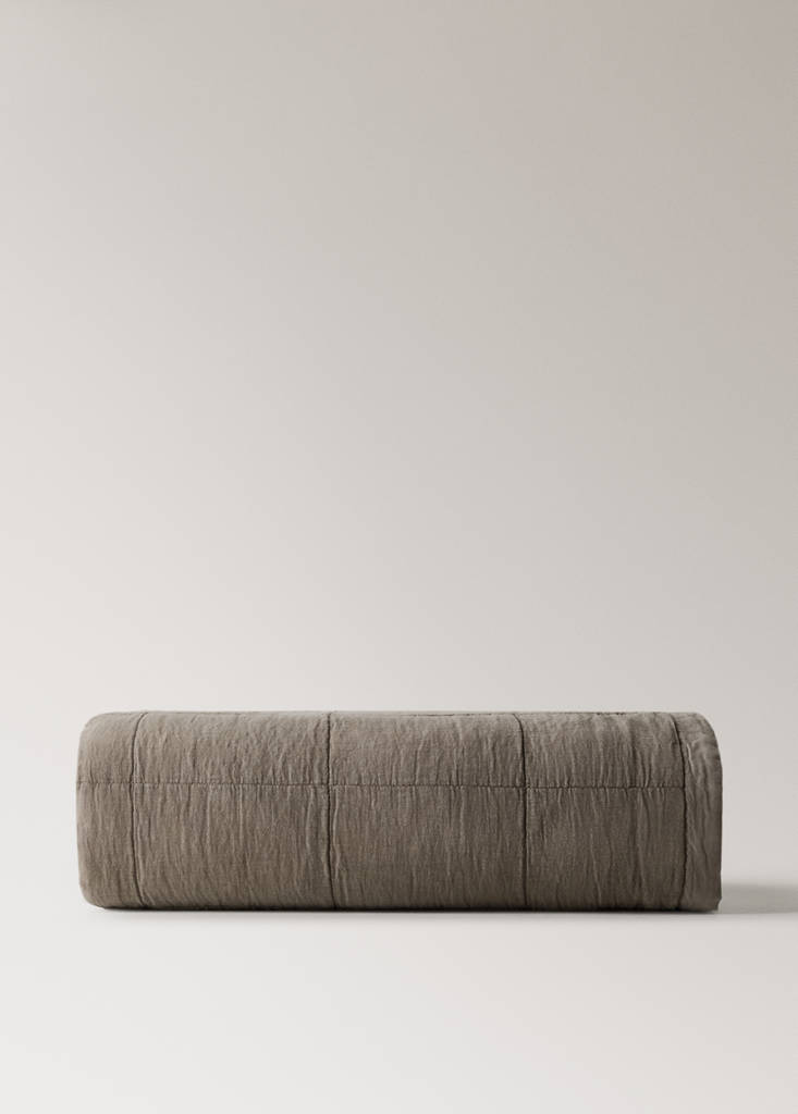Steppdecke aus gewaschenem Leinen mit Karomuster, Bett 130/150 cm — Mittelbraun