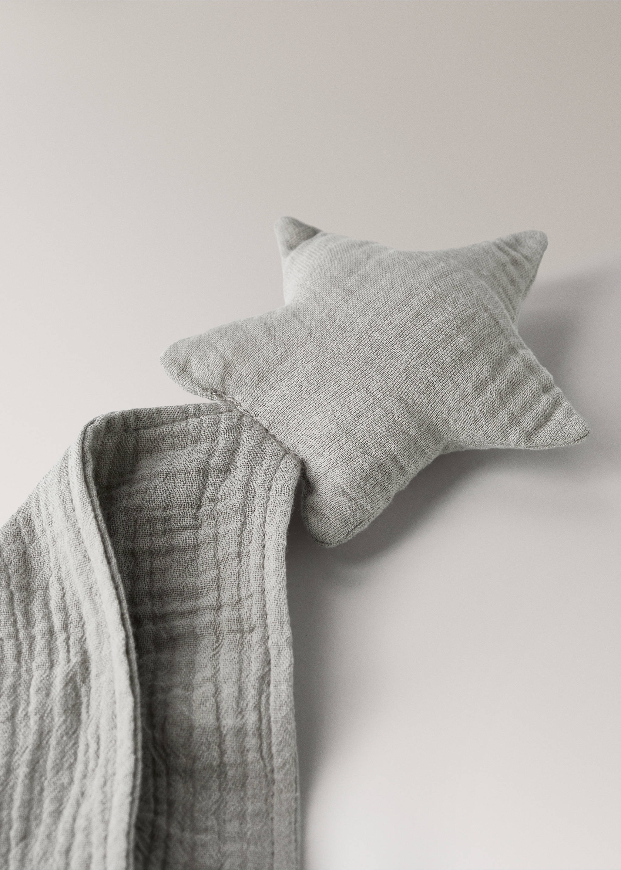 Baby comforter with star design - Details of the article 1, Medium Brown. Ref: 37181570-00.