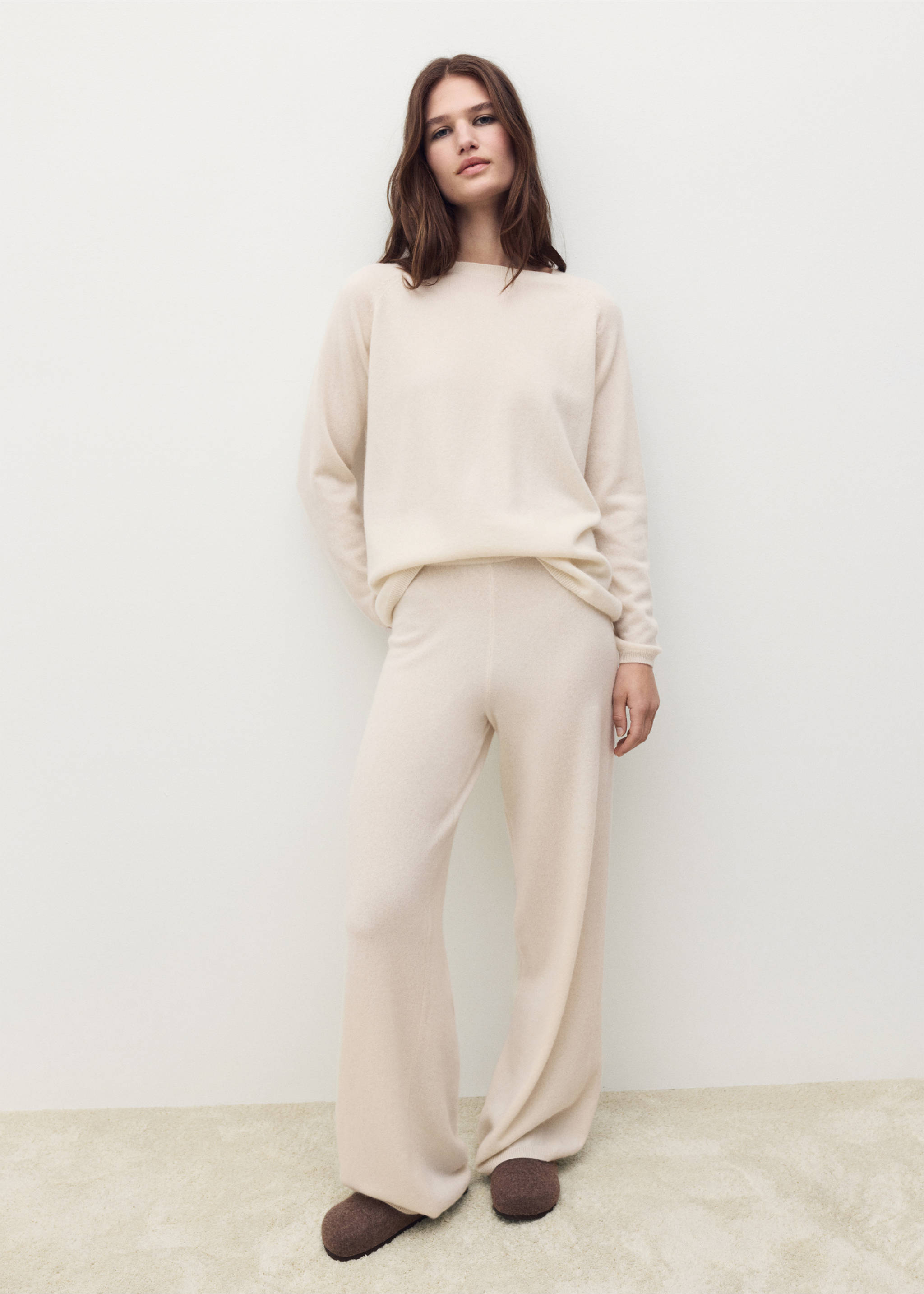 Pantalon 100 % cachemire - Plan général, Blanc cassé. Ref: 37183326-00.