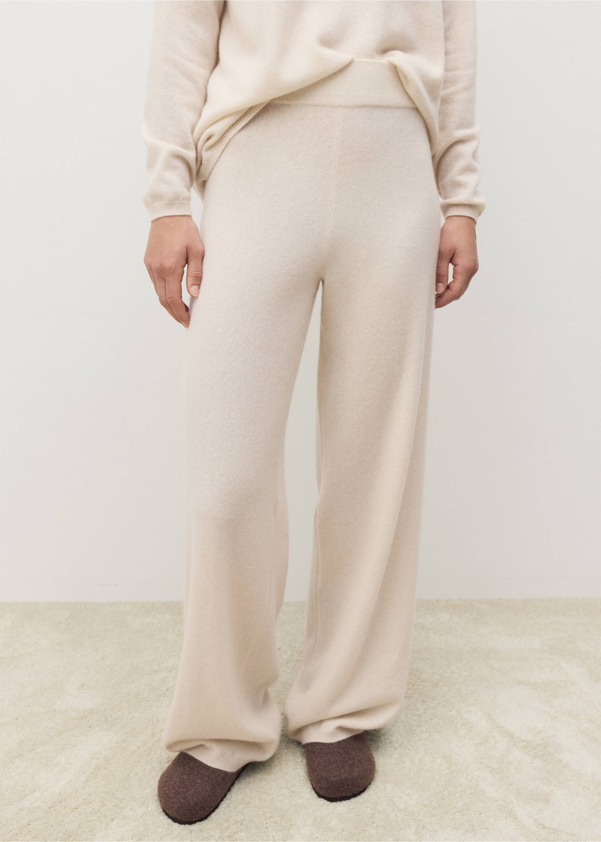 Pantalon 100 % cachemire - Plan moyen, Blanc cassé. Ref: 37183326-00.