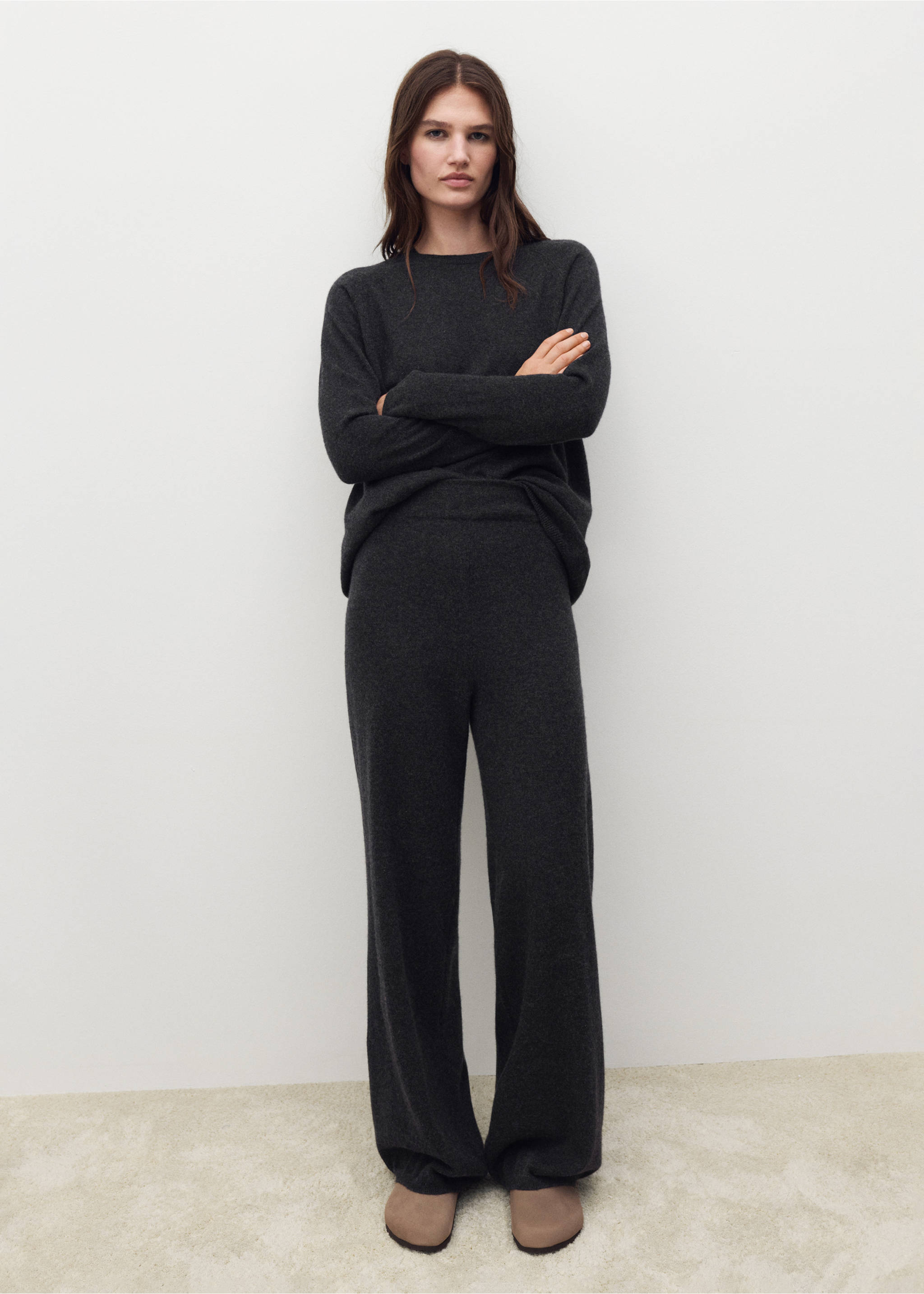 Pantalon 100 % cachemire - Plan général, Gris anthracite. Ref: 37183326-00.