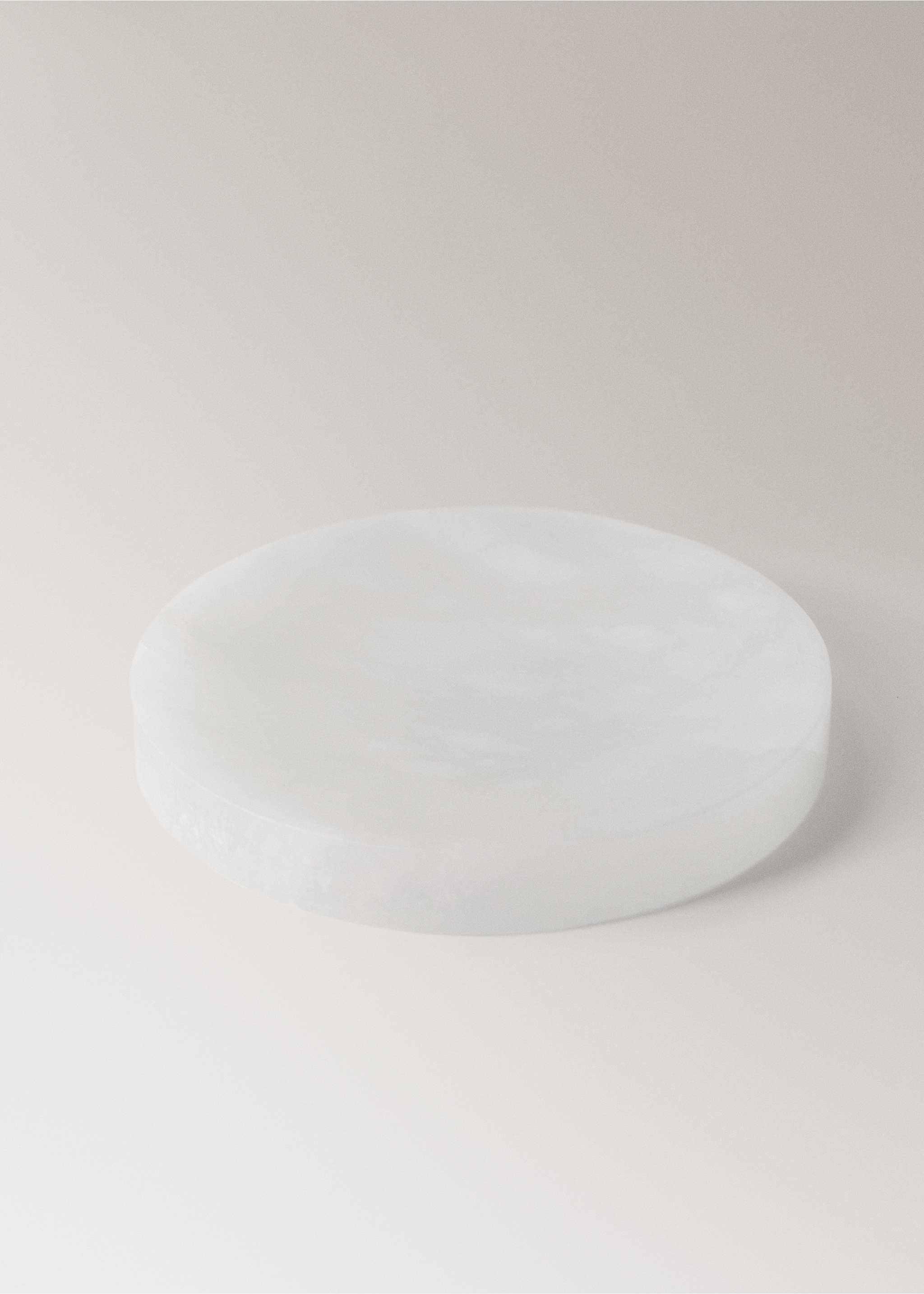Small alabaster valet tray - Details of the article 2, White. Ref: 37183798-00.