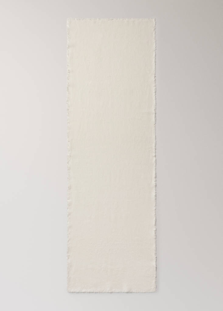 Linen table runner with tassels — White