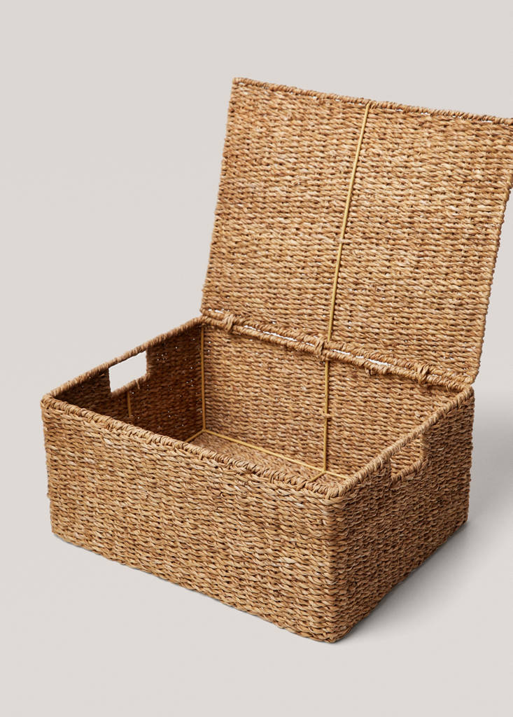 Small braided basket with handles — Brown