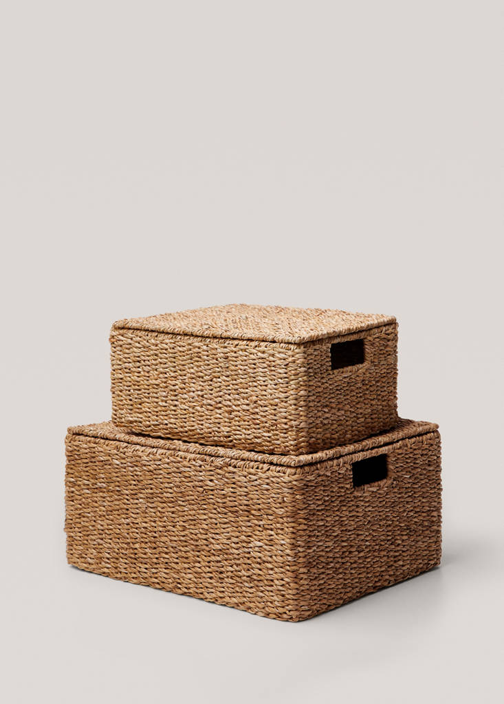 Small braided basket with handles — Brown