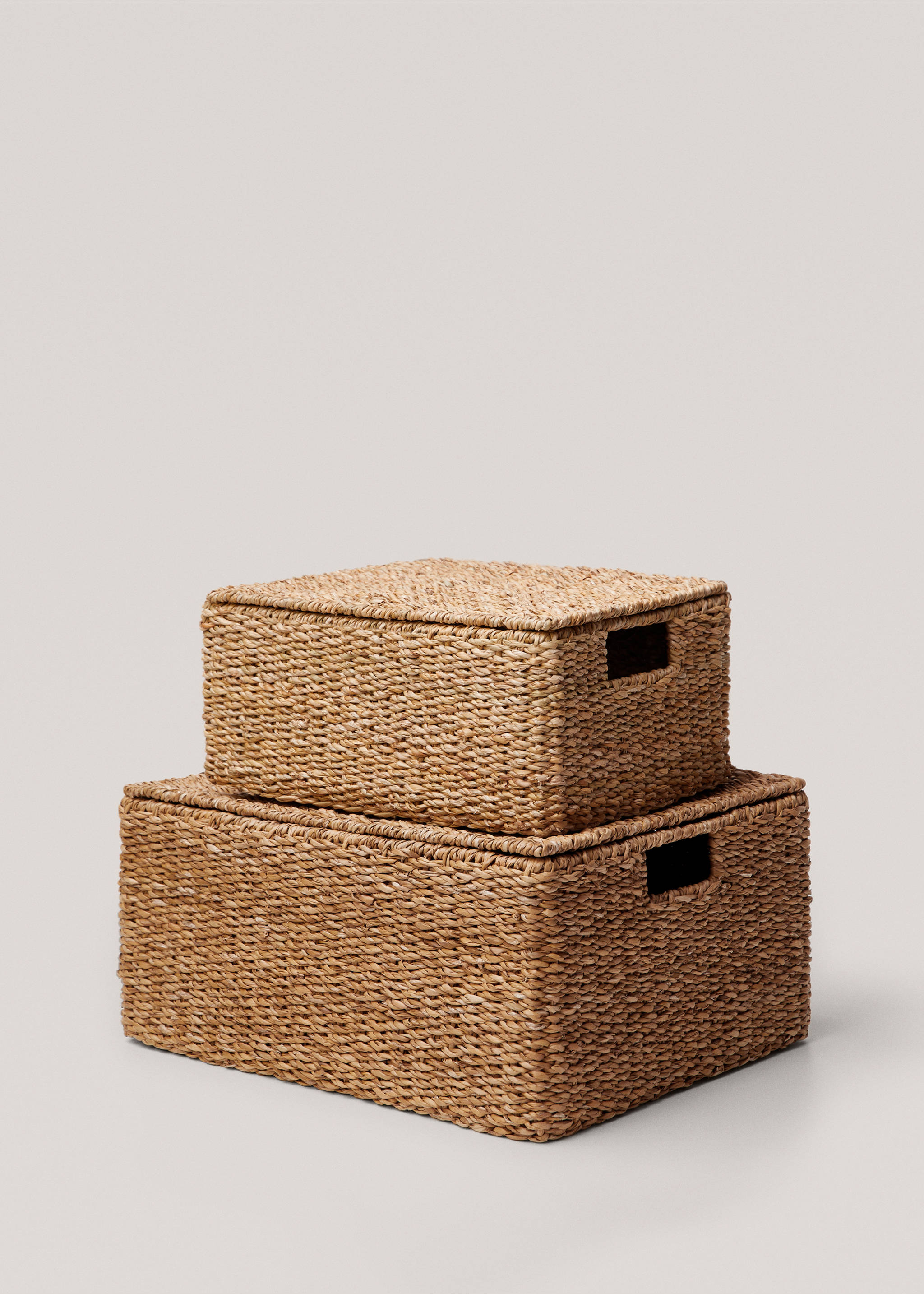 Small braided basket with handles - Details of the article 4, Brown. Ref: 37191551-00.