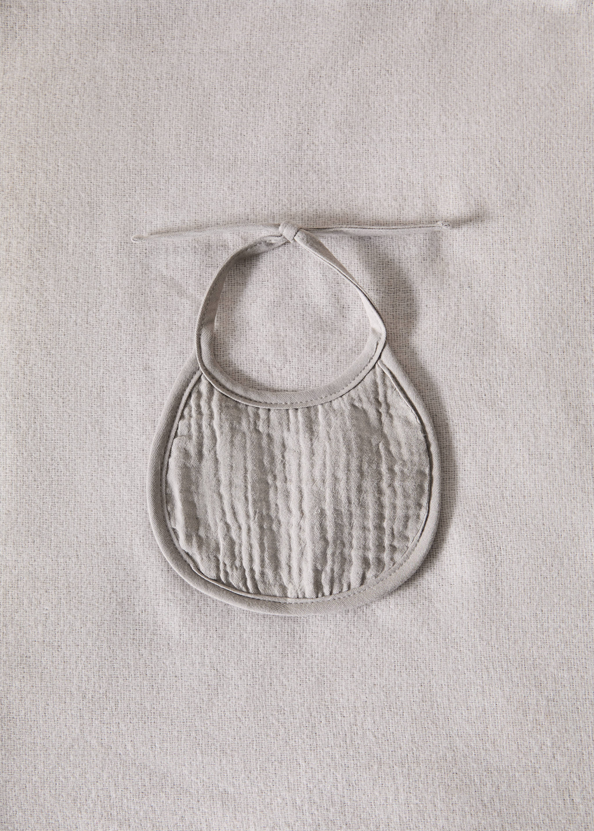 Cotton gauze bib - General plane