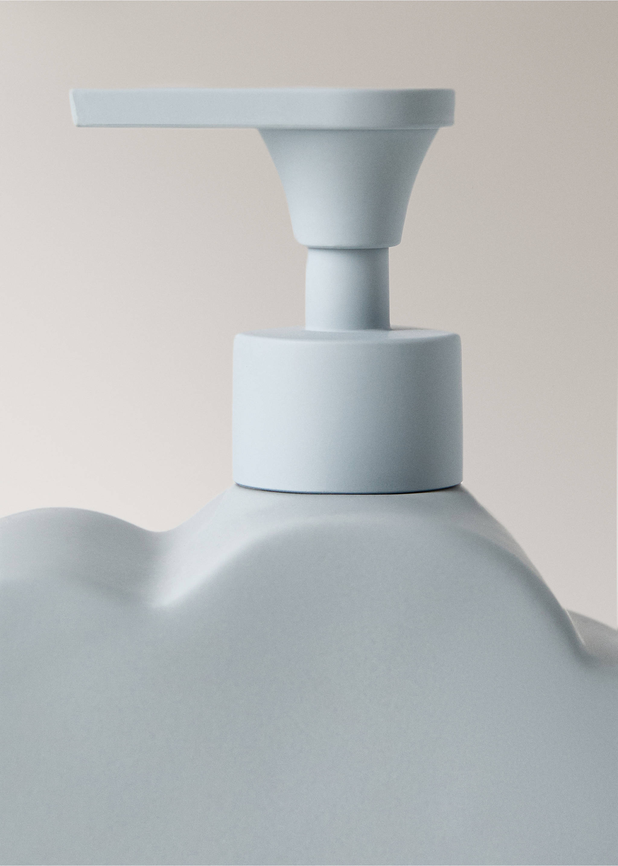 Dispensador jabón gres forma nube - Detalle del artículo 2, Azul celeste. Ref: 37194469-00.