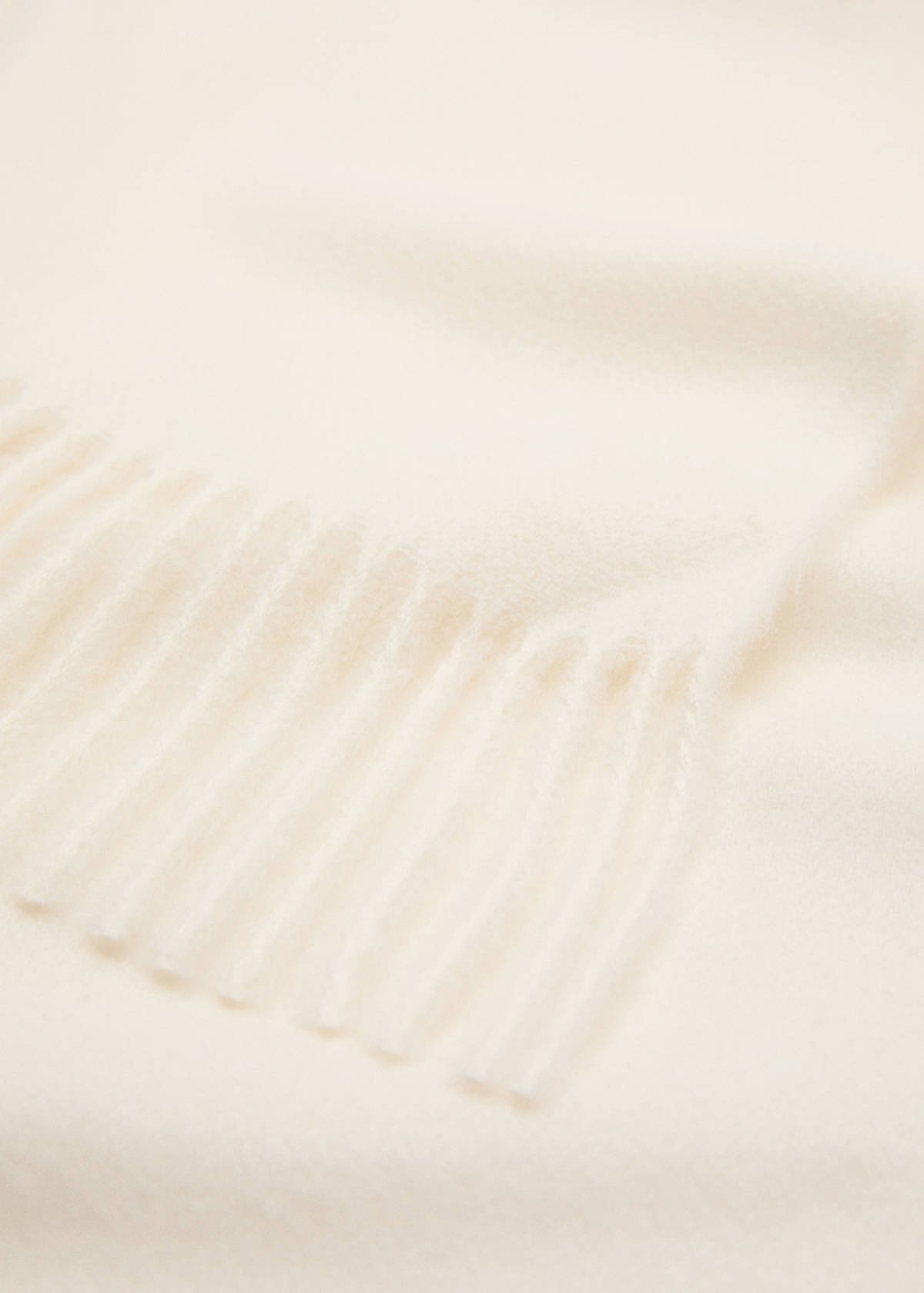 Fringed edge scarf — Ecru
