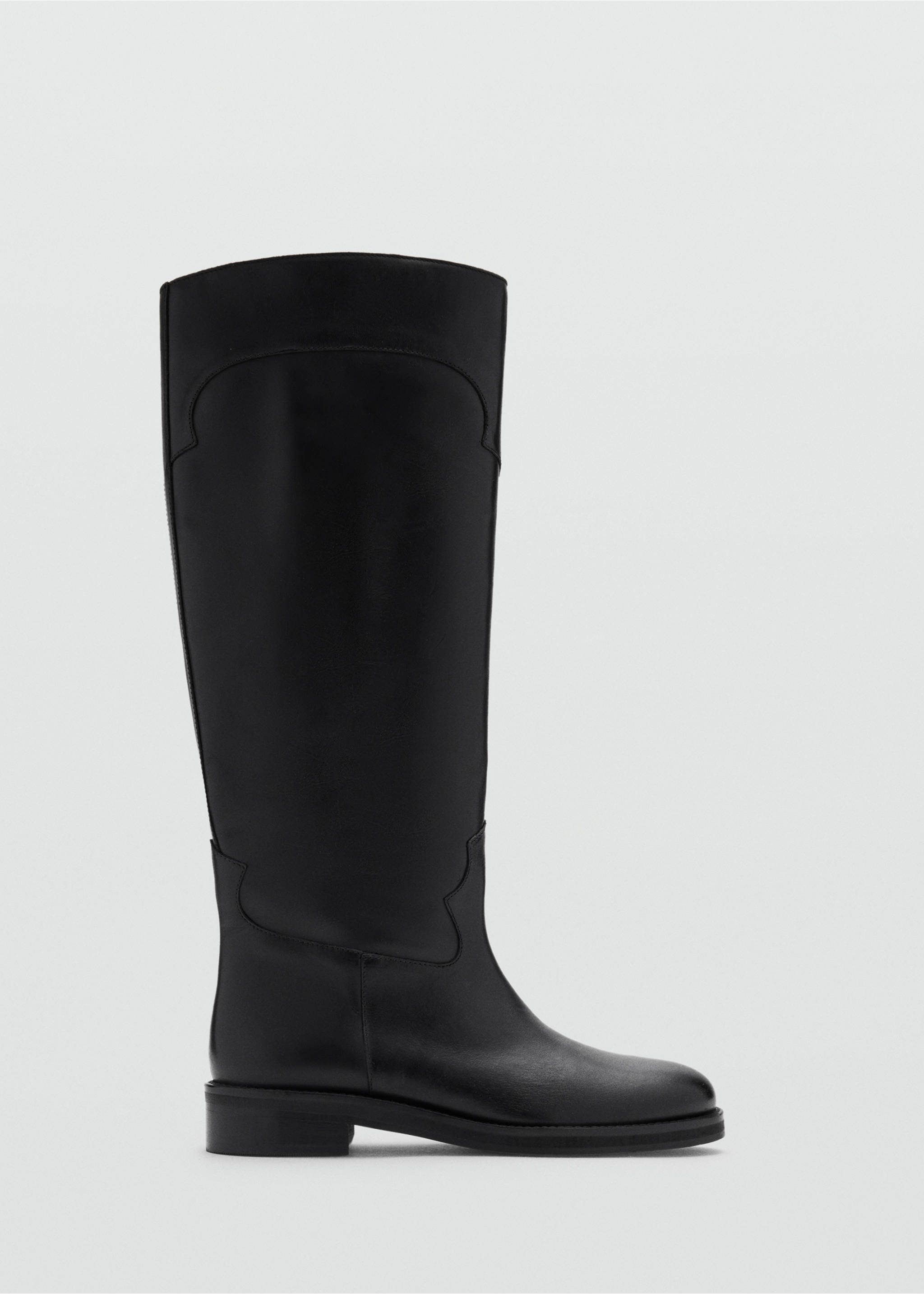 Black knee-high flat boot with rounded toe and subtle panel stitching., Black. Ref: 37966723-00.
