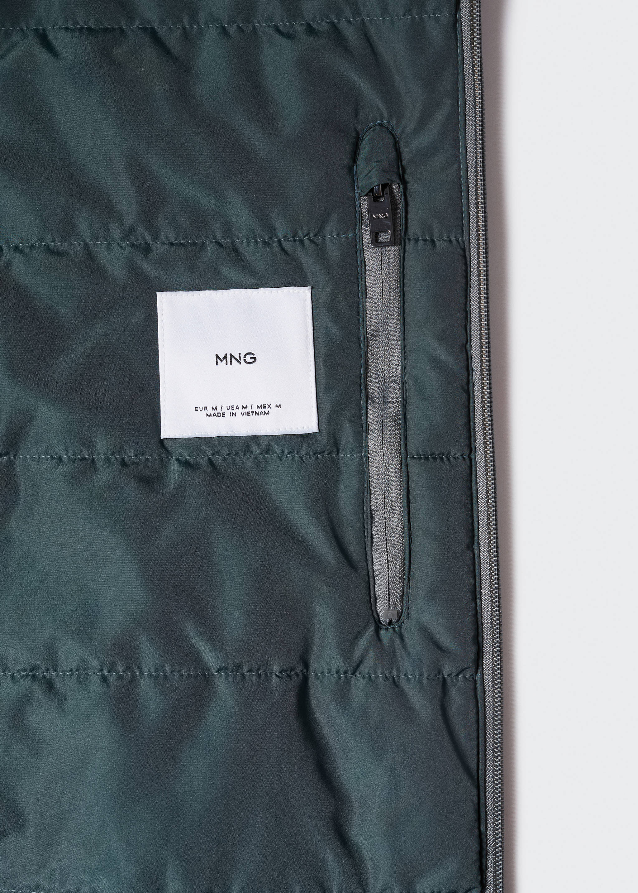 Непромокаемая куртка с капюшоном - Деталь изделия 8