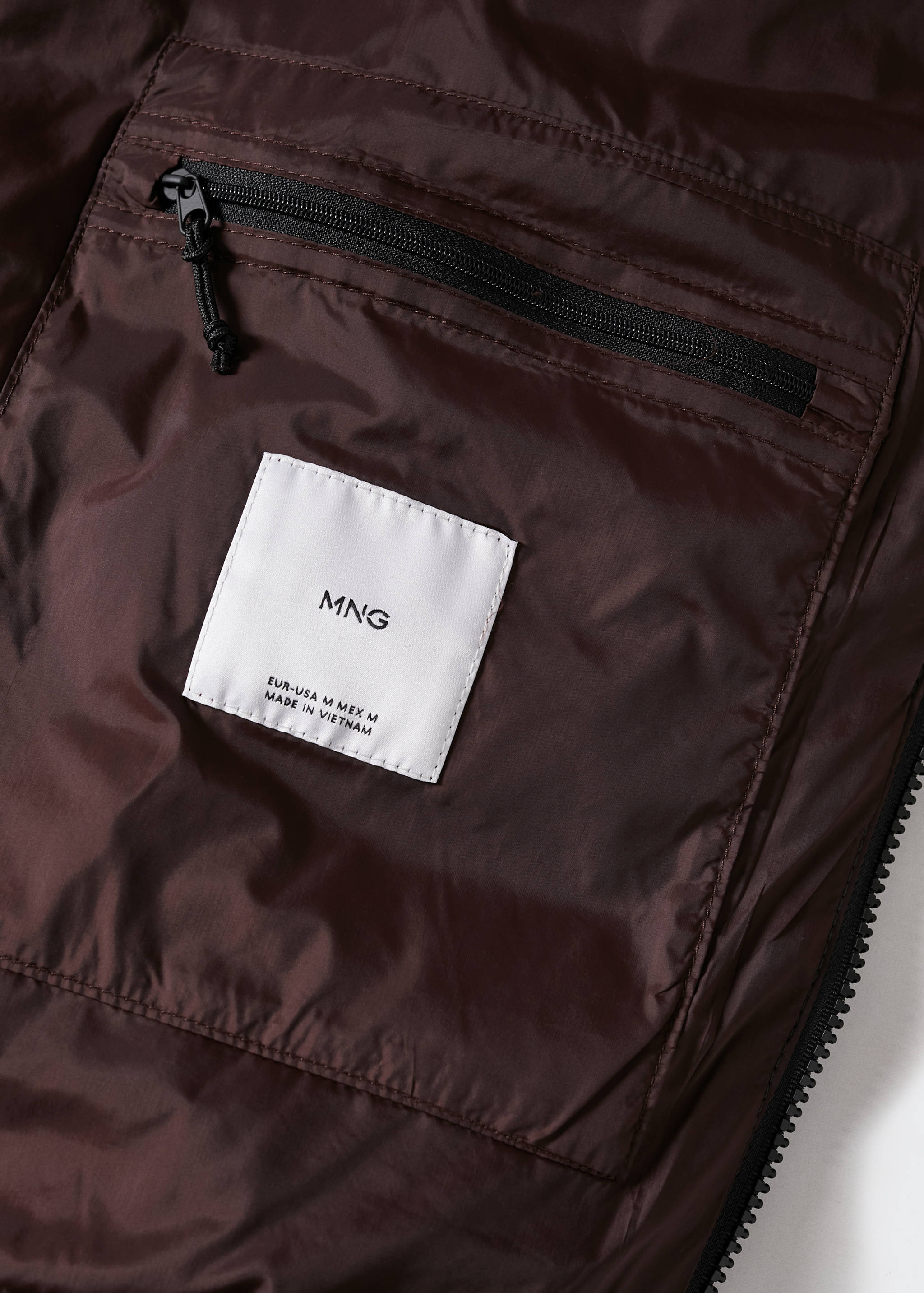 Anorak résistant à l'eau capuche - Détail de l'article 0