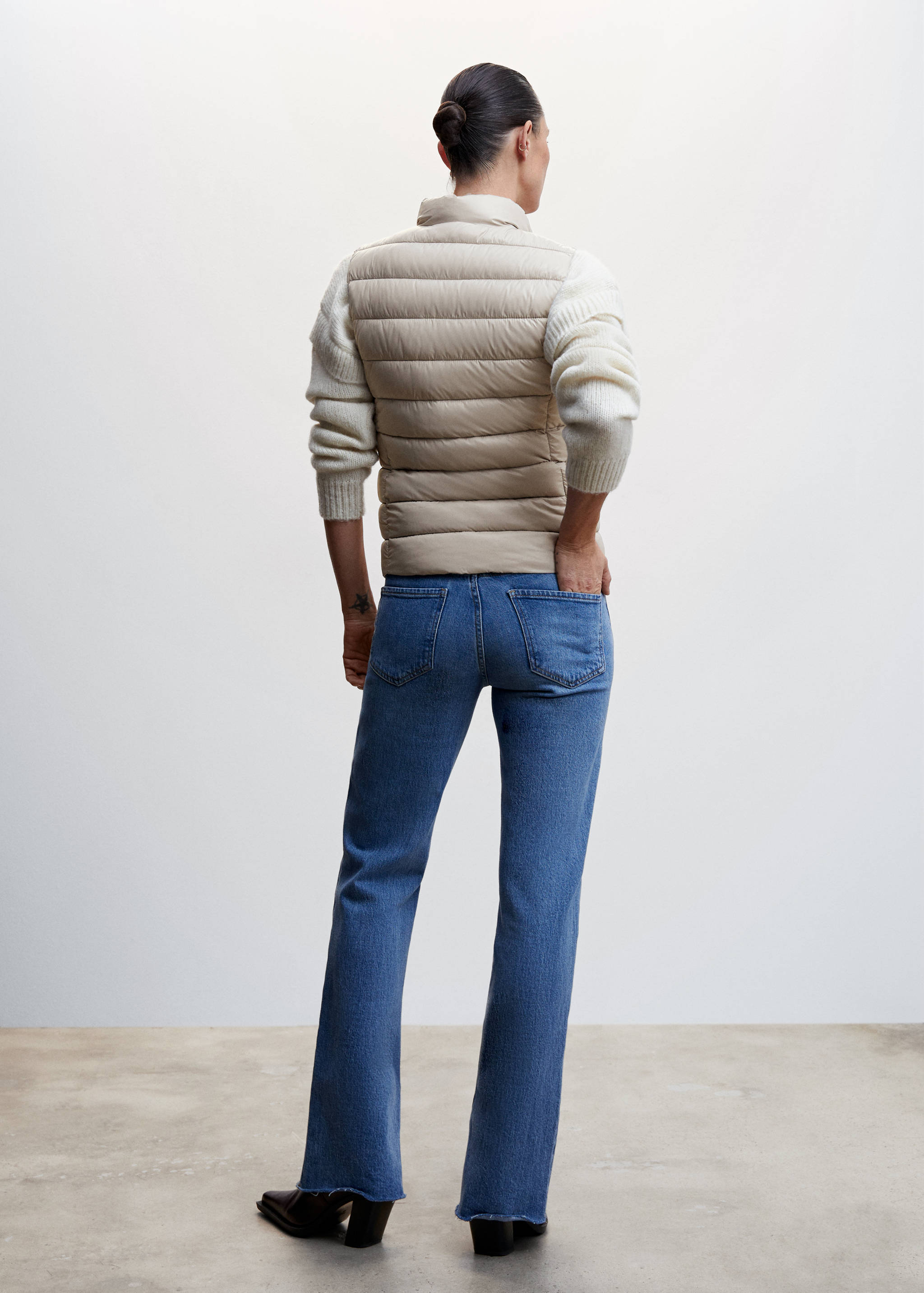Ultra-light quilted gilet - Reverse of the article