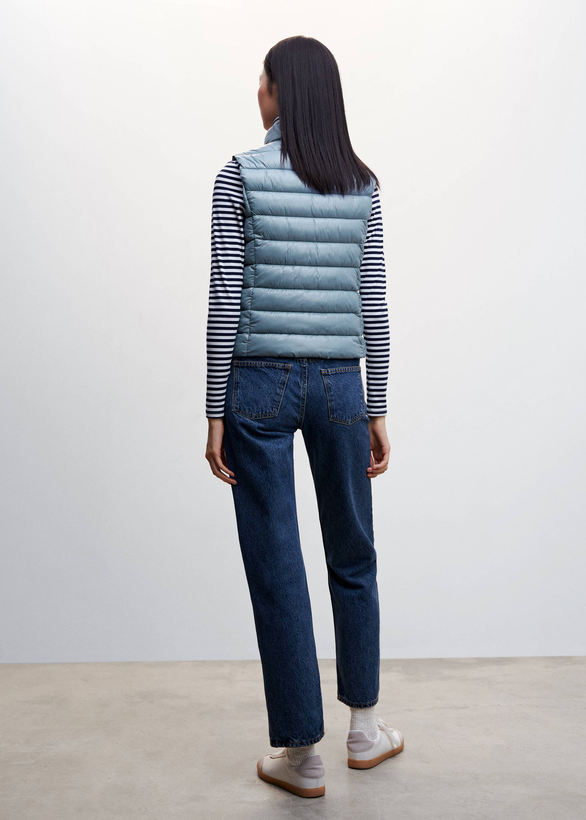 Ultra-light quilted gilet - Reverse of the article