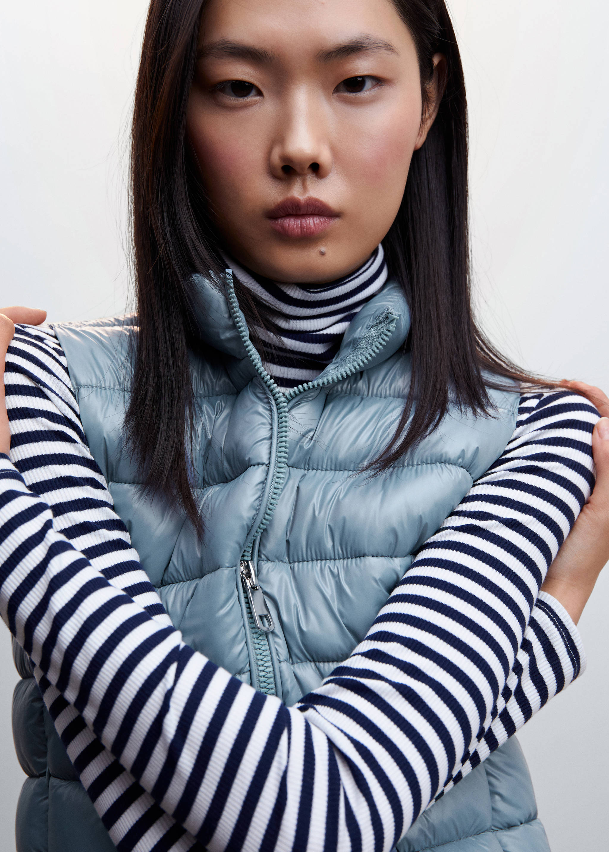 Ultra-light quilted gilet - Details of the article 1