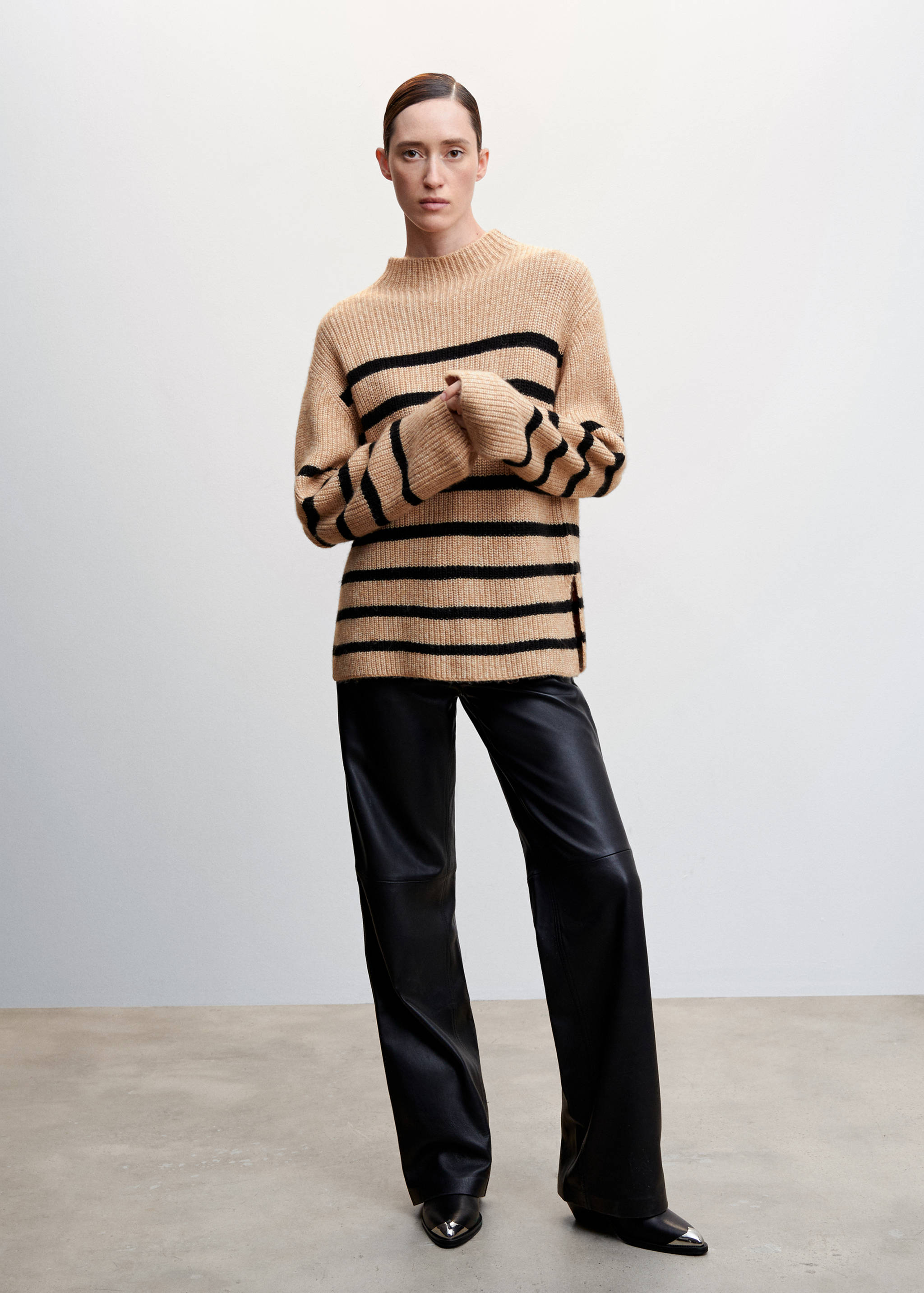 Striped knit sweater - General plane