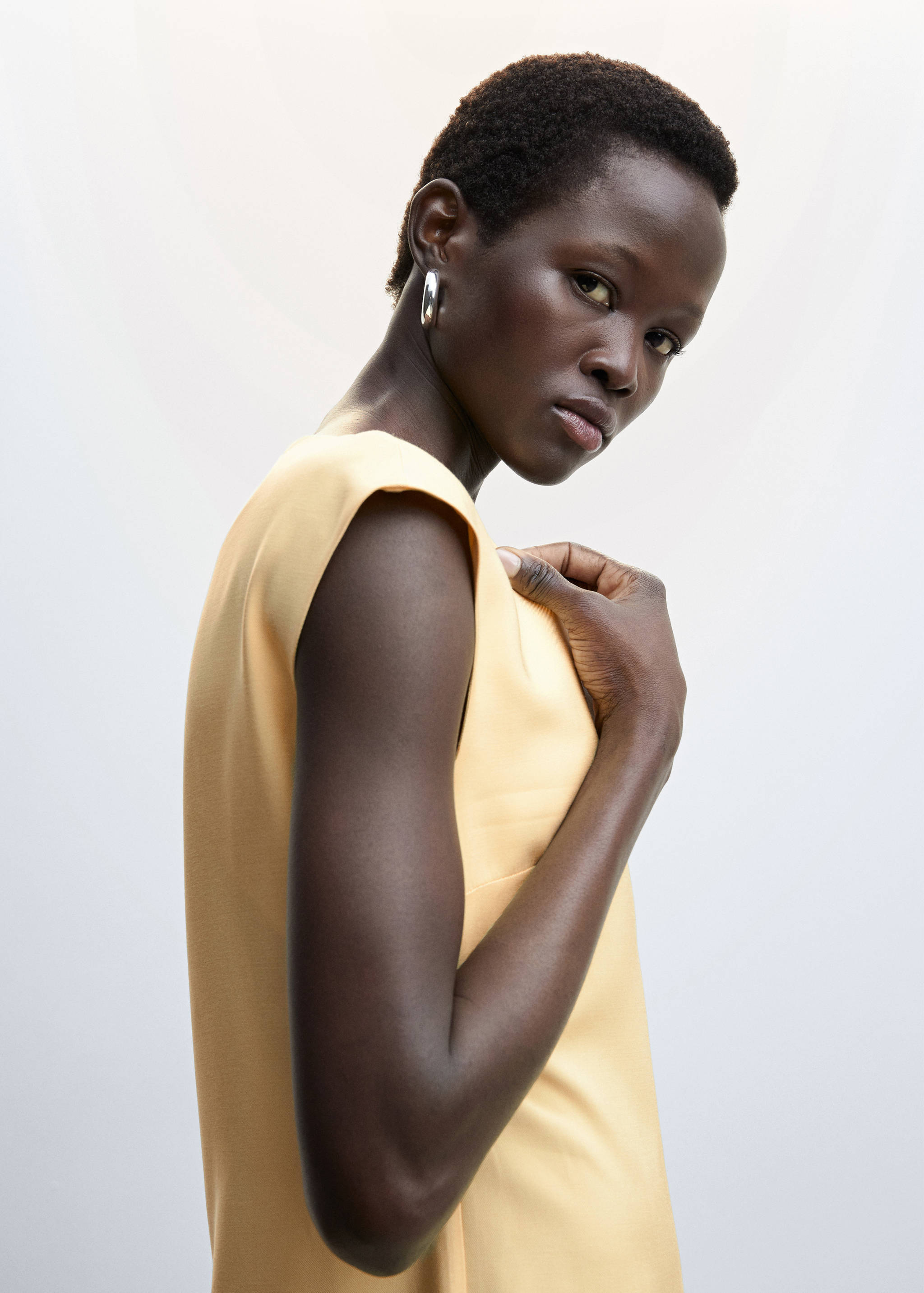 Vestido corto escote pico - Detalle del artículo 6