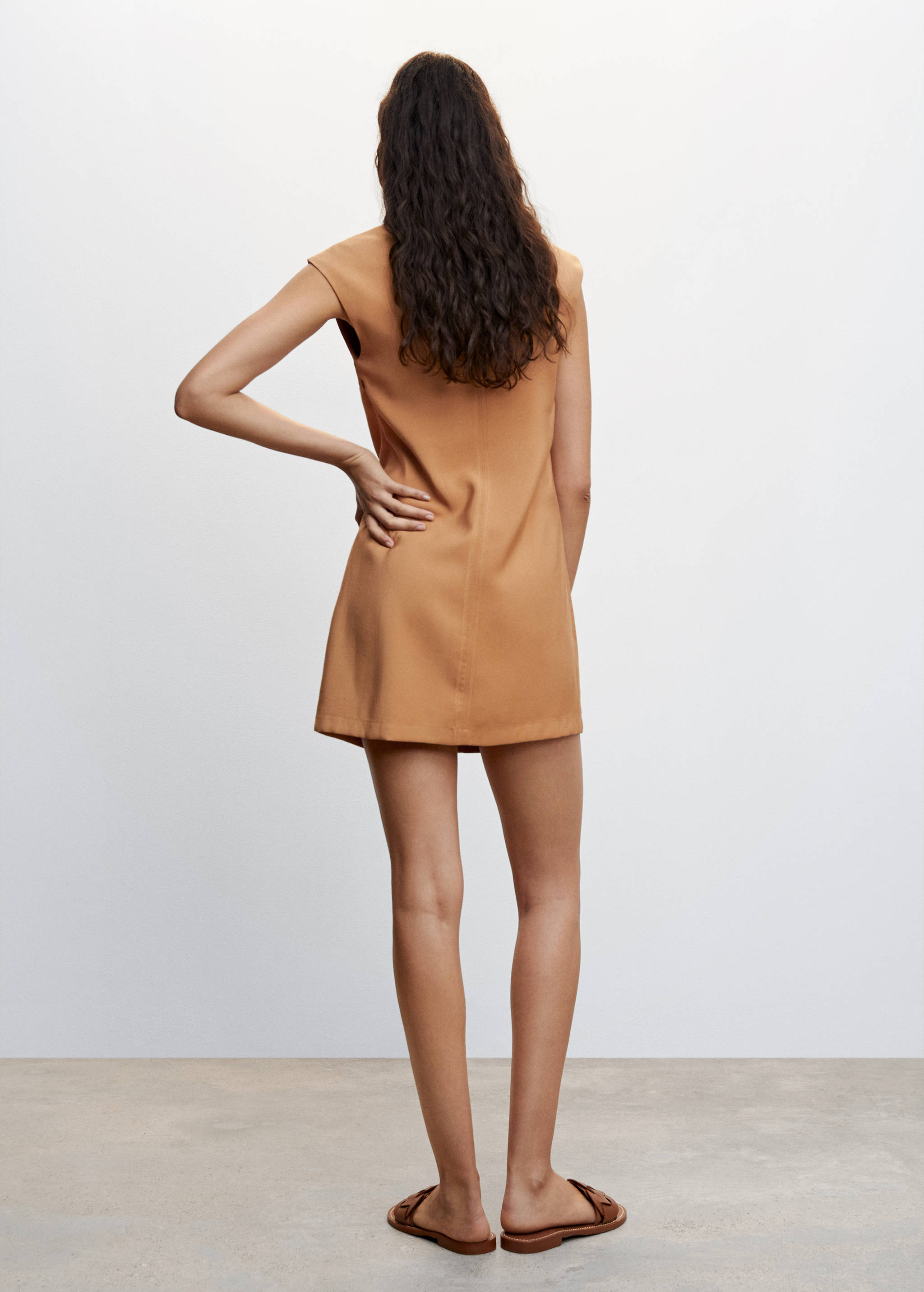 Robe courte col V - Verso de l’article