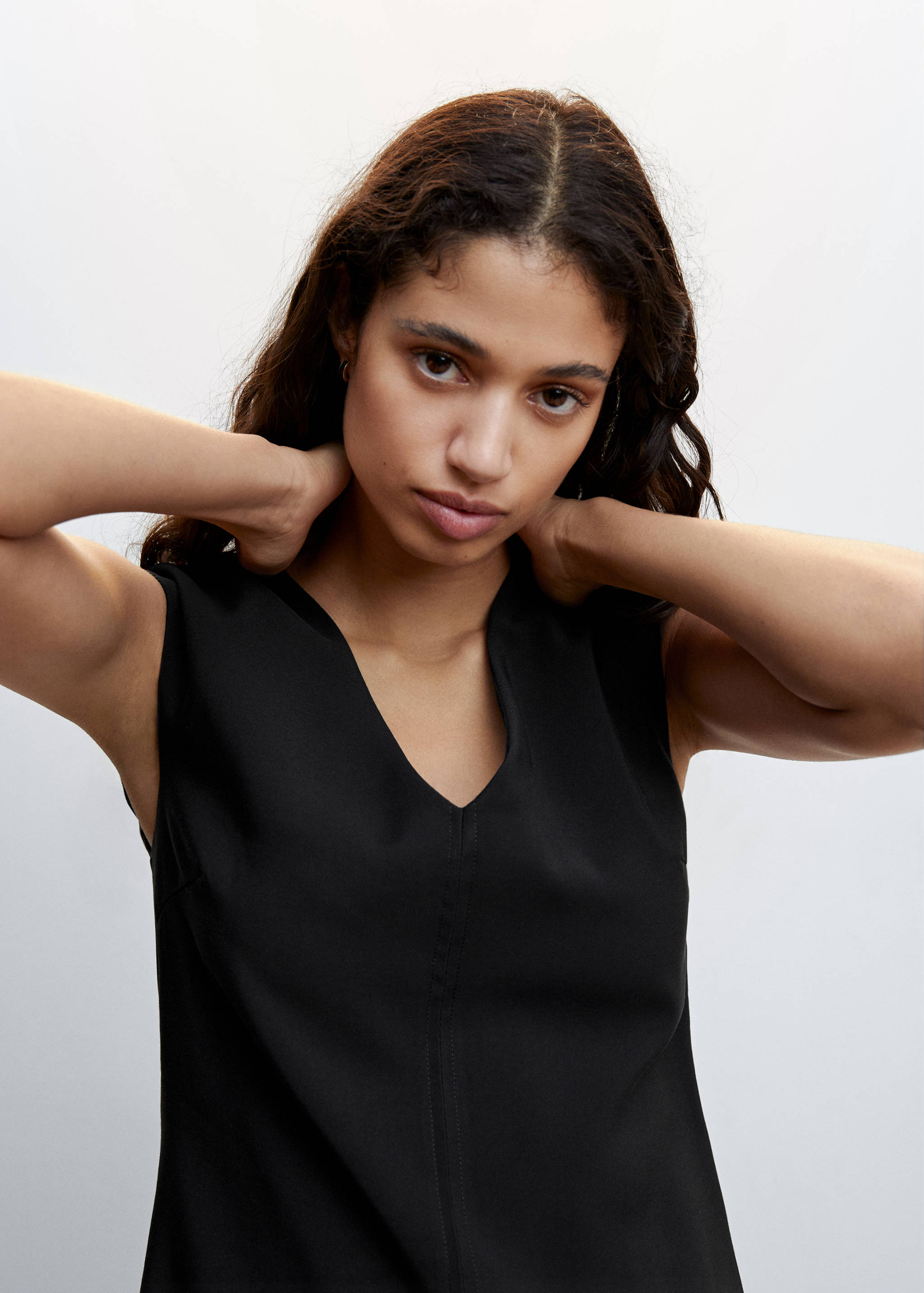 Robe courte col V - Détail de l'article 1