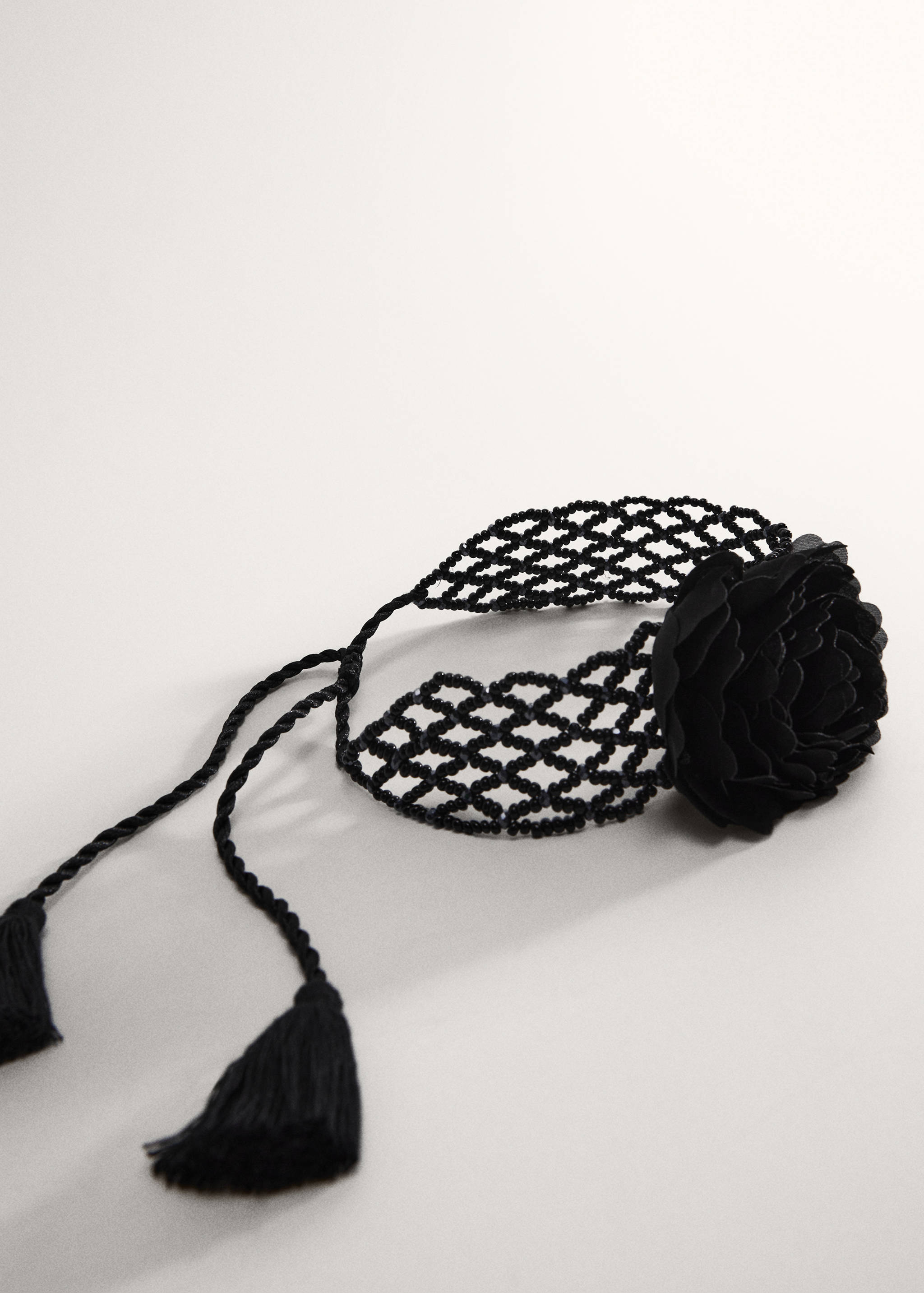 Fabric flower choker - Details of the article 1