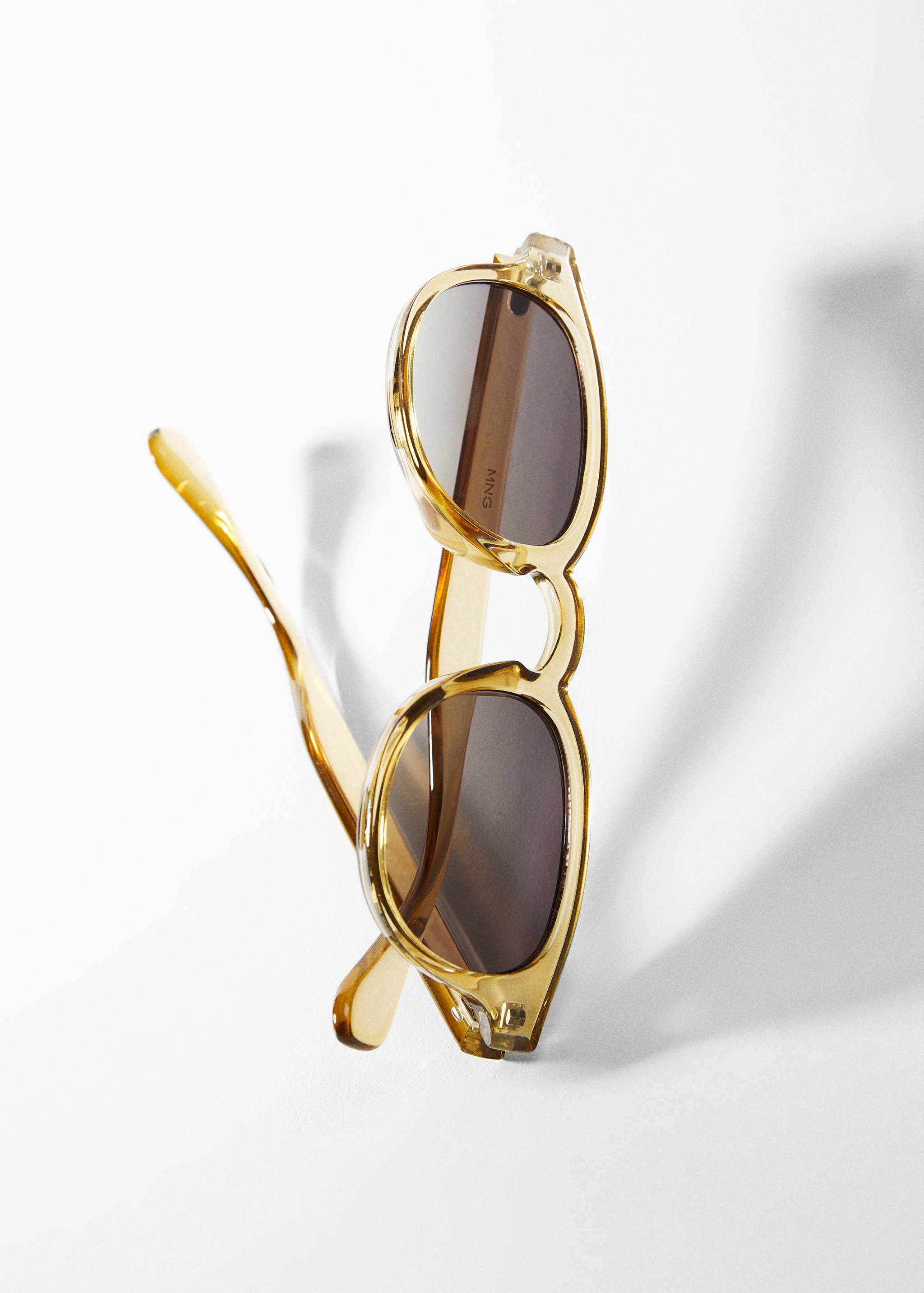 Солнцезащитные очки круглой формы  - Деталь изделия 5