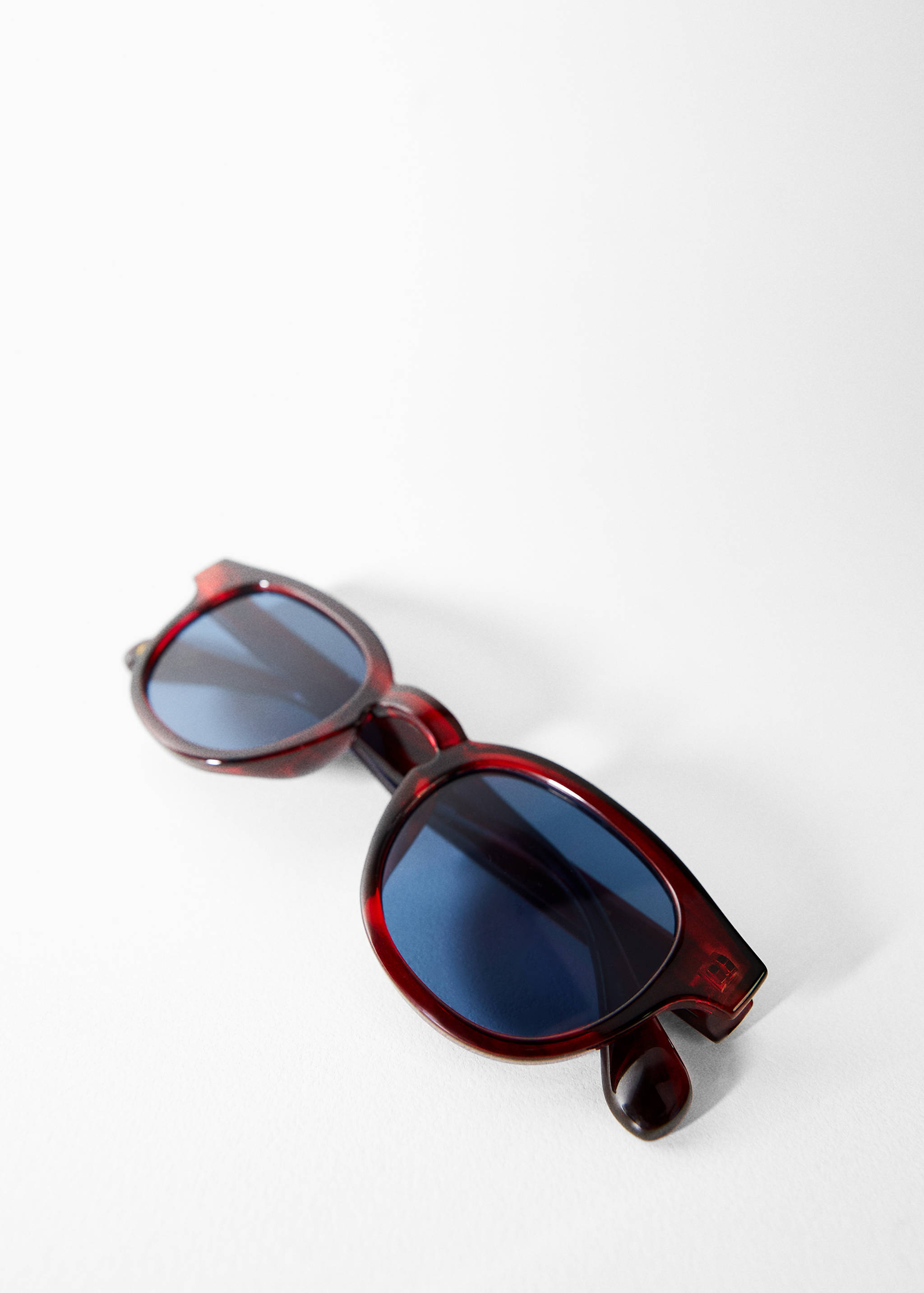 Солнцезащитные очки круглой формы  - Деталь изделия 5