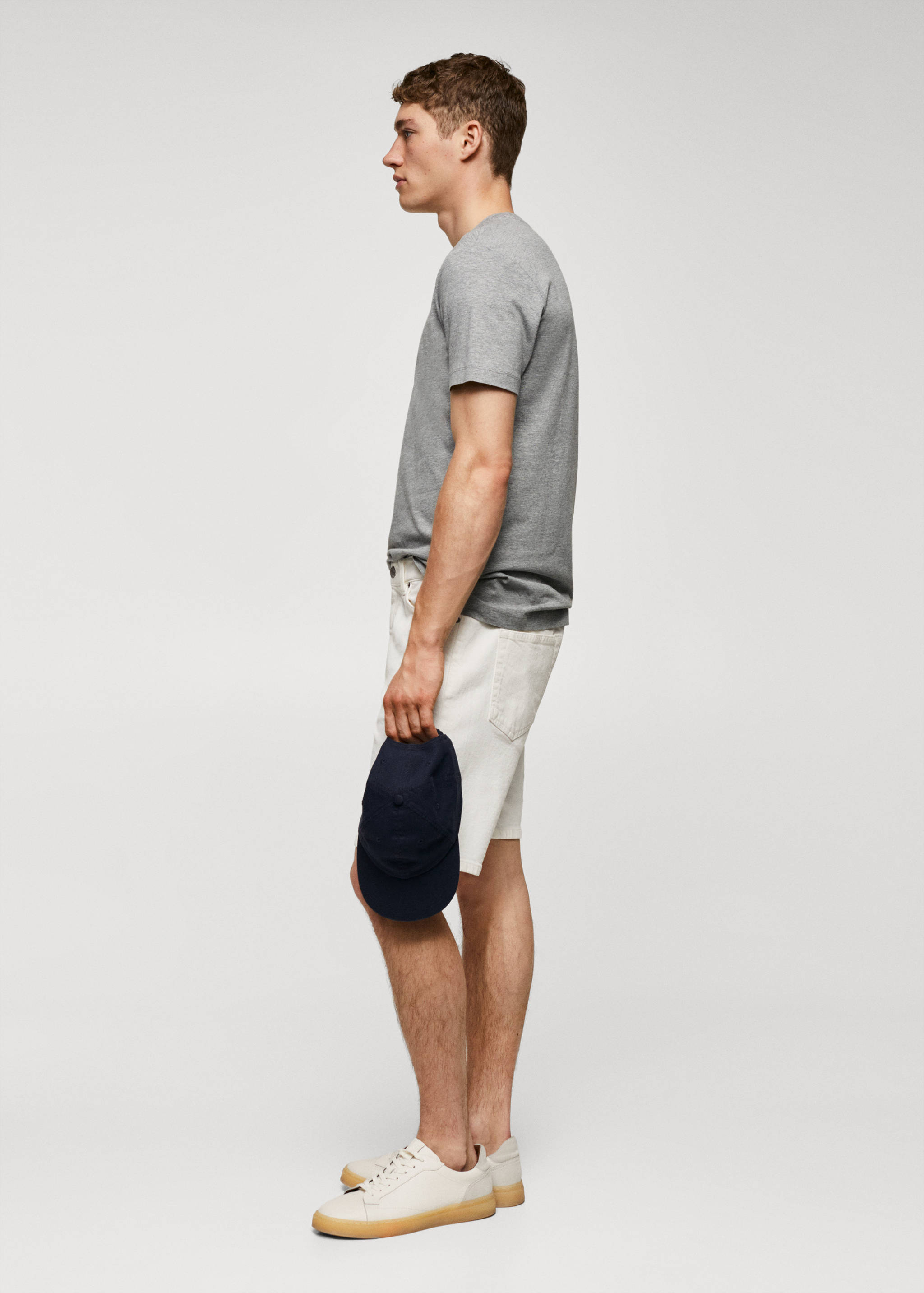 Basic lightweight cotton t-shirt - Details of the article 2