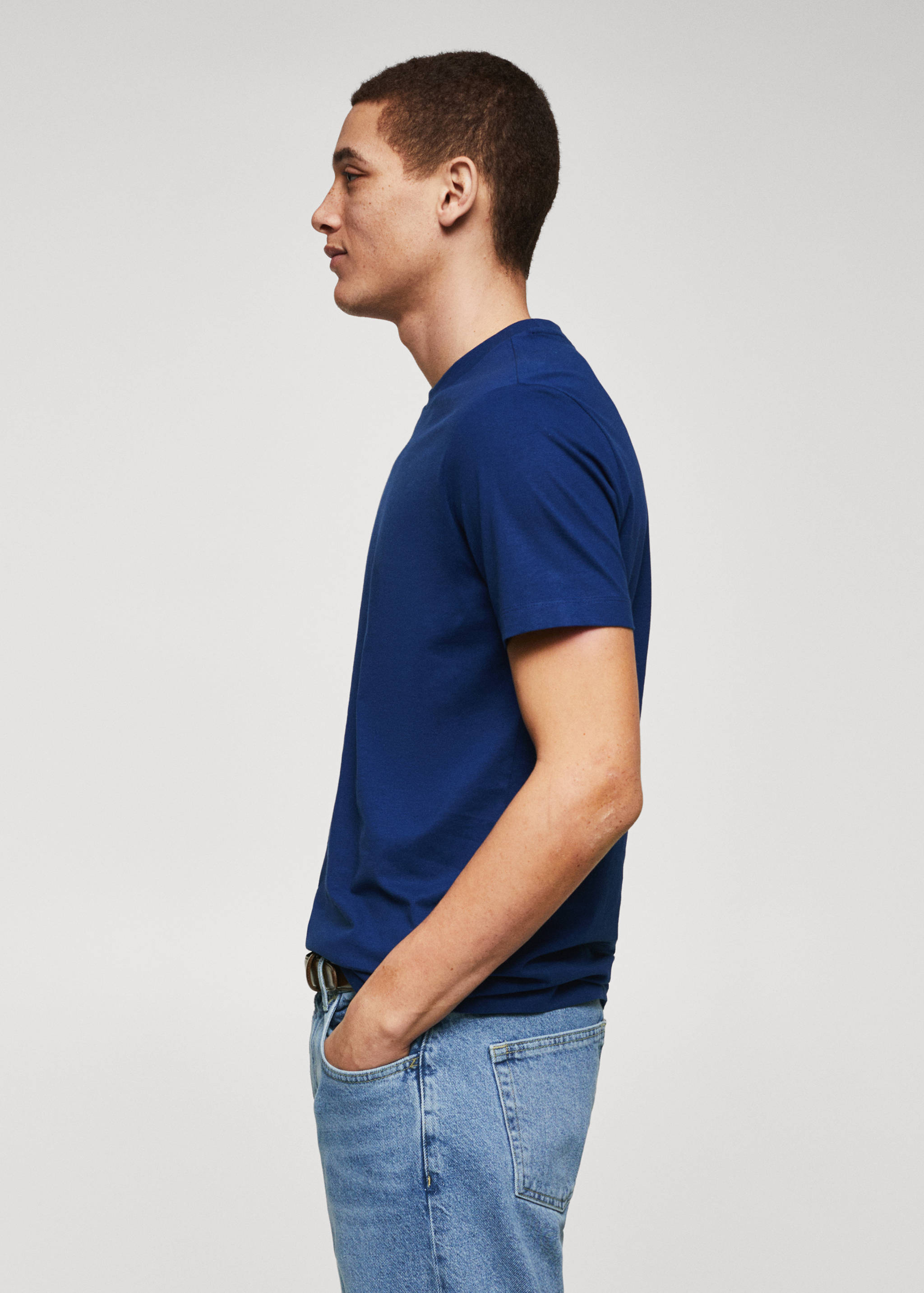 Basic lightweight cotton t-shirt - Details of the article 2