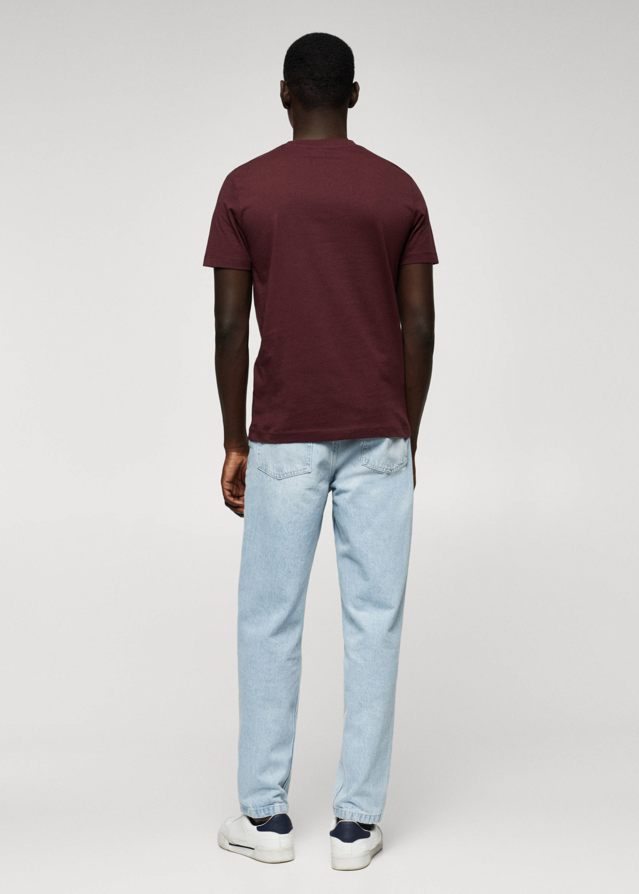 تي شيرت قطني خفيف الوزن - الجهة الخلفية للمنتج