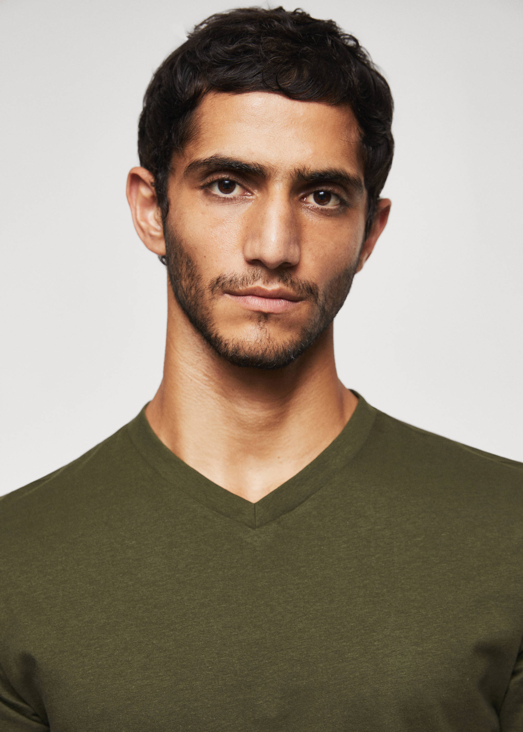 T-shirt essentiel léger col V - Détail de l'article 1