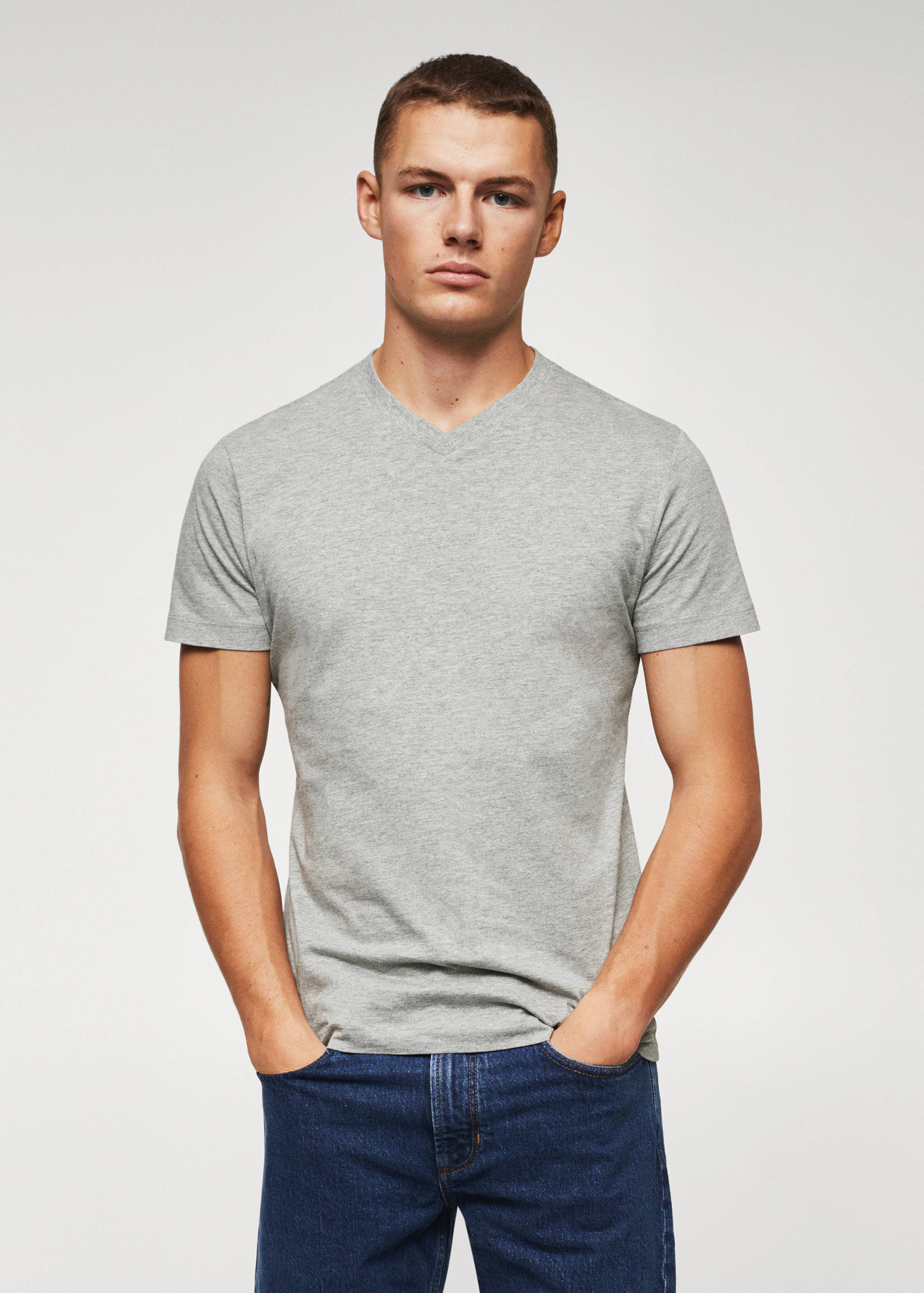 T-shirt essentiel léger col V - Plan moyen