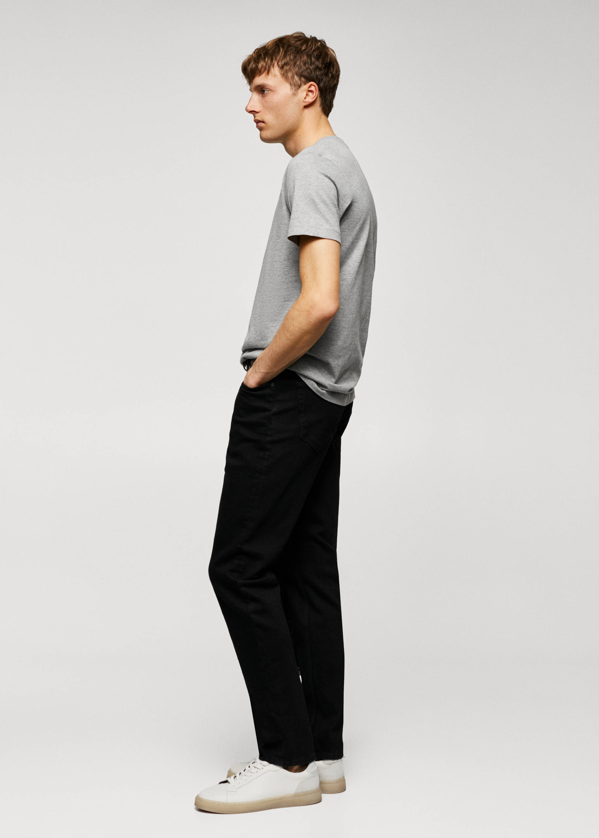 T-shirt essentiel léger col V - Détail de l'article 2