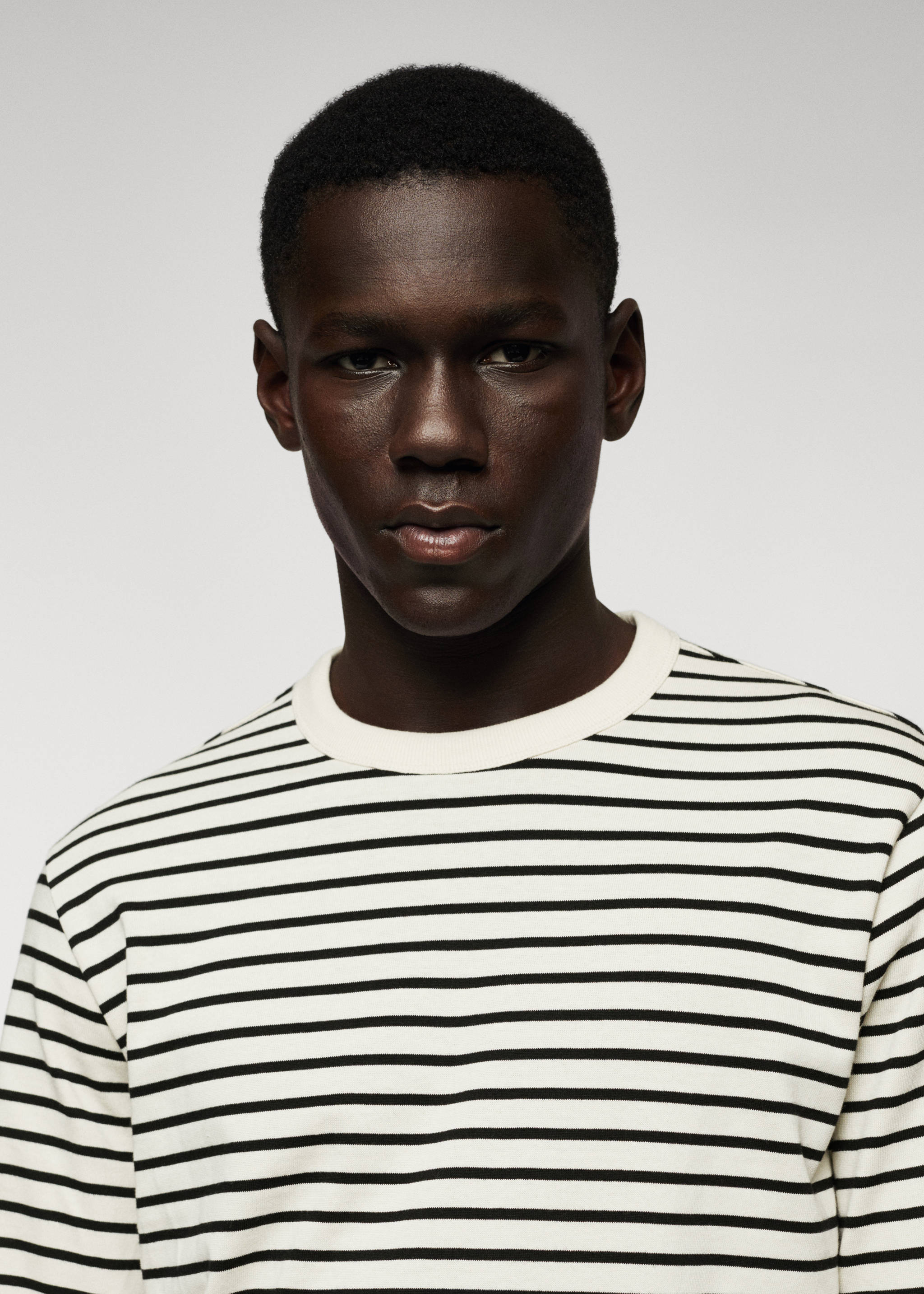 Striped long sleeves t-shirt - Details of the article 1