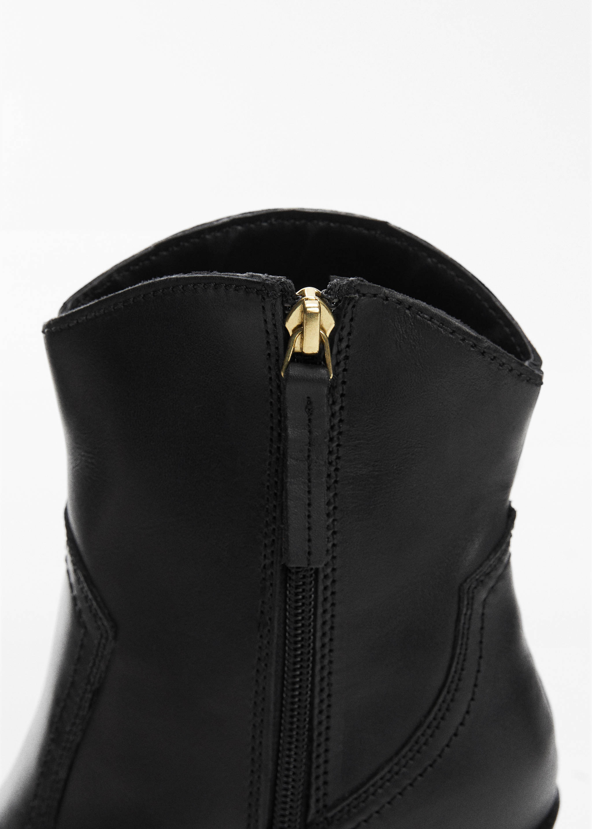 Cowboy-style leather ankle boots - Details of the article 1