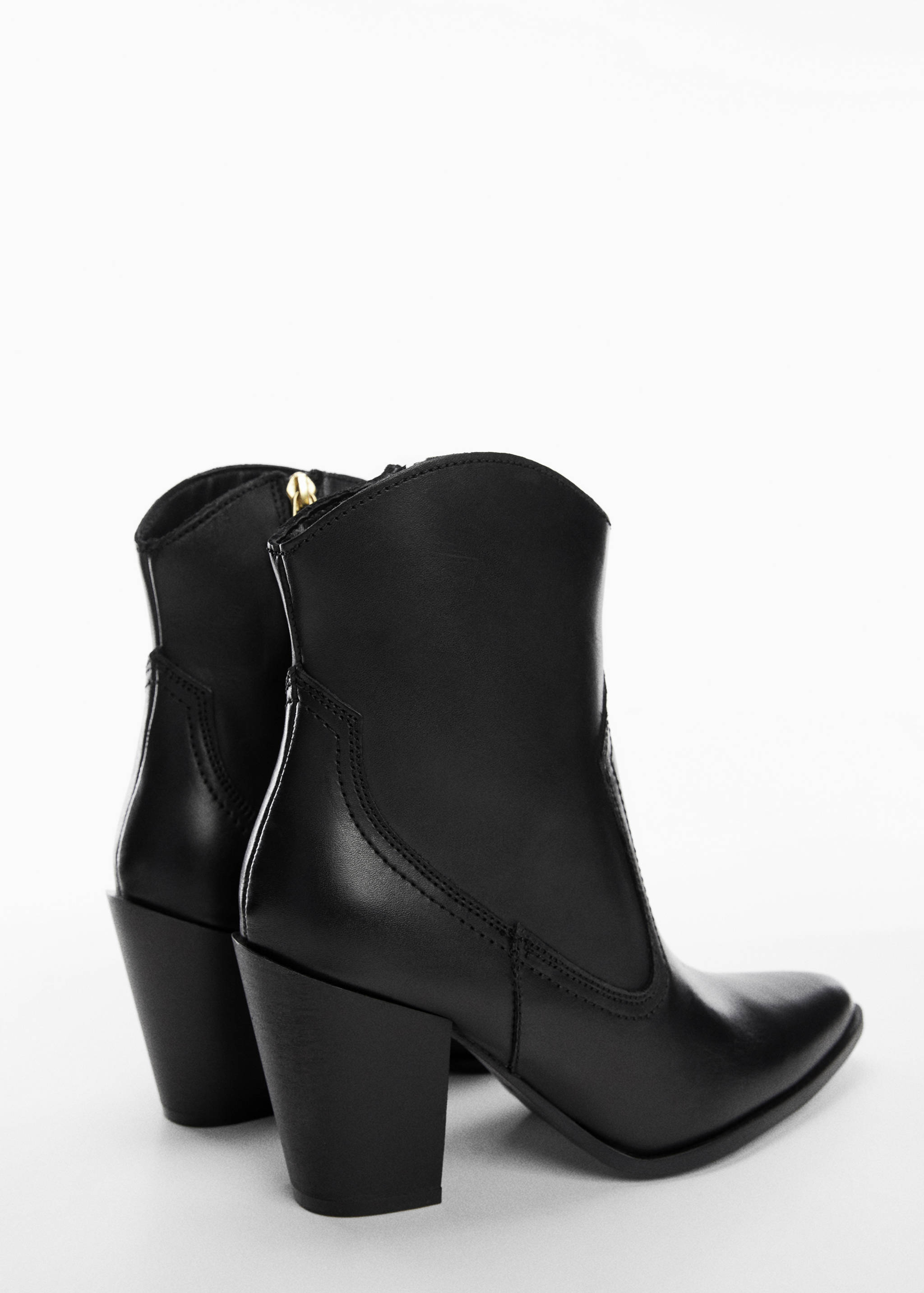 Cowboy-style leather ankle boots - Details of the article 2