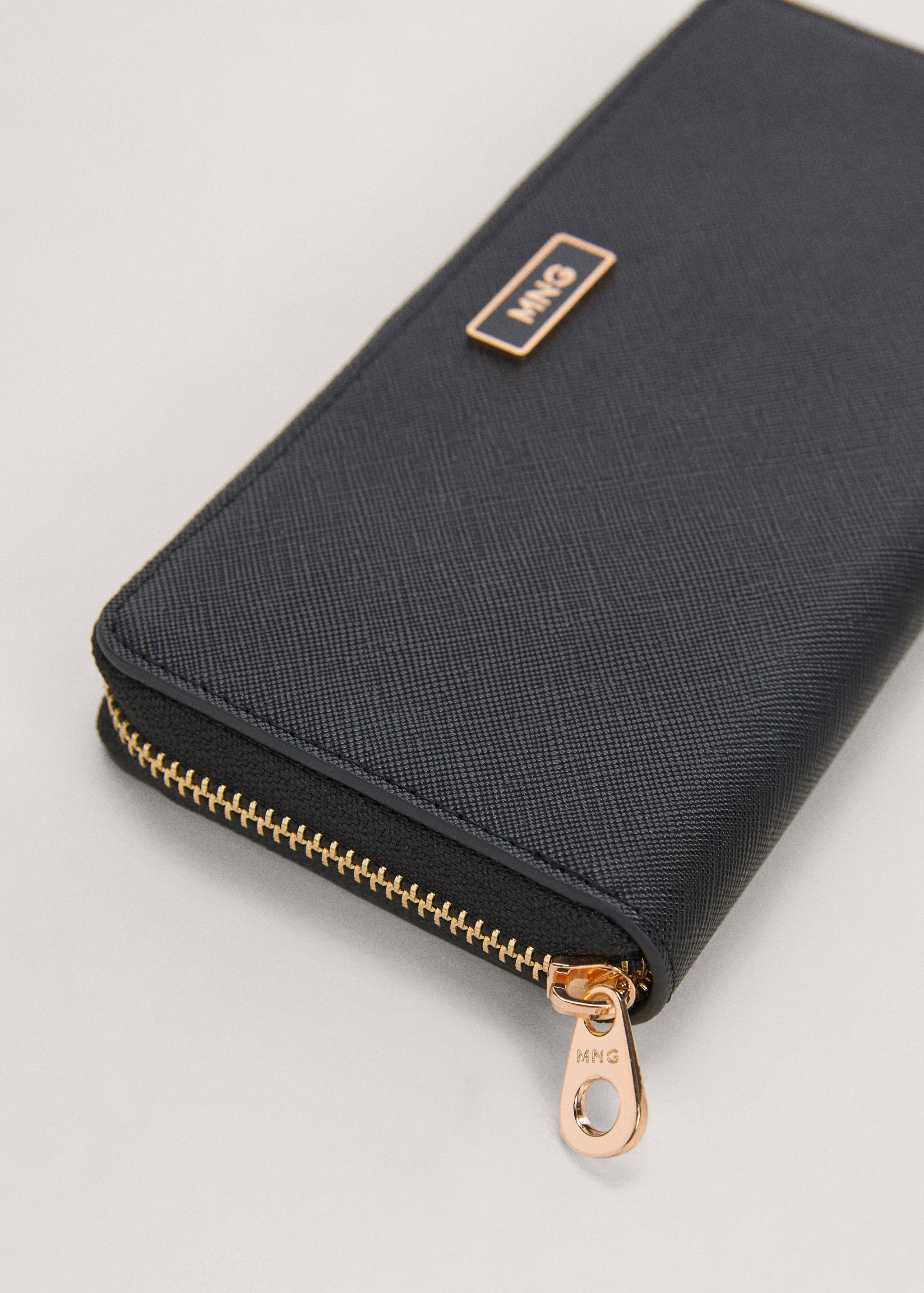 Zip wallet - Details of the article 1