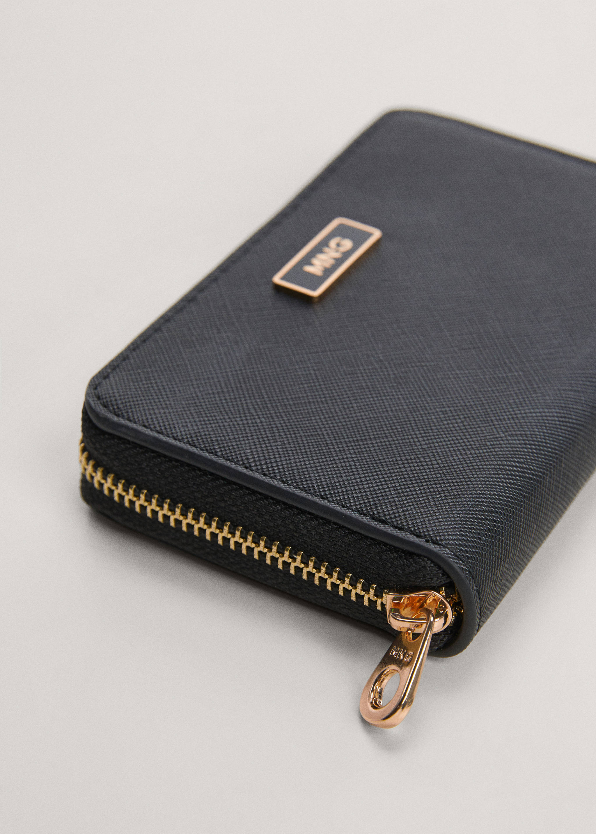 Zip wallet - Details of the article 1