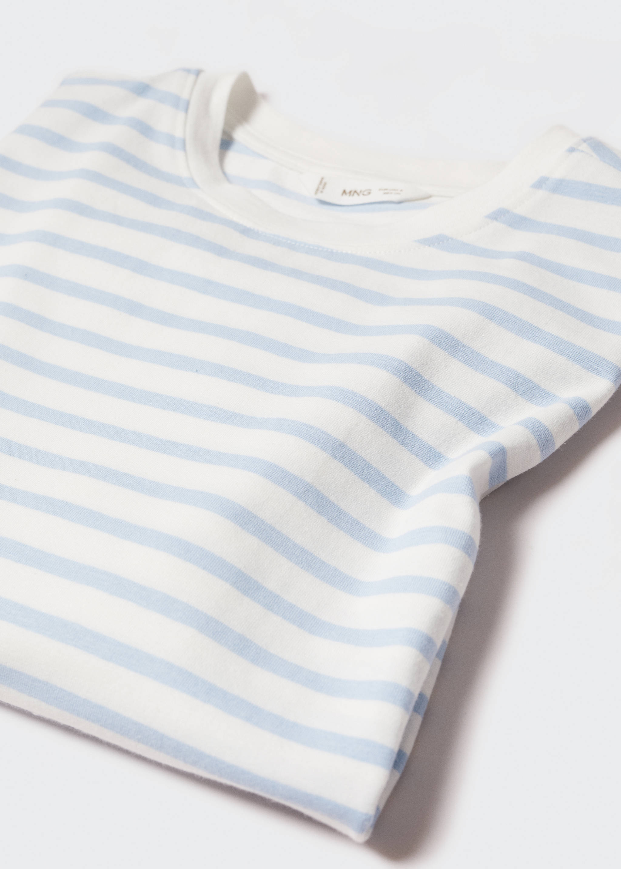 Striped short-sleeved t-shirt - Details of the article 8