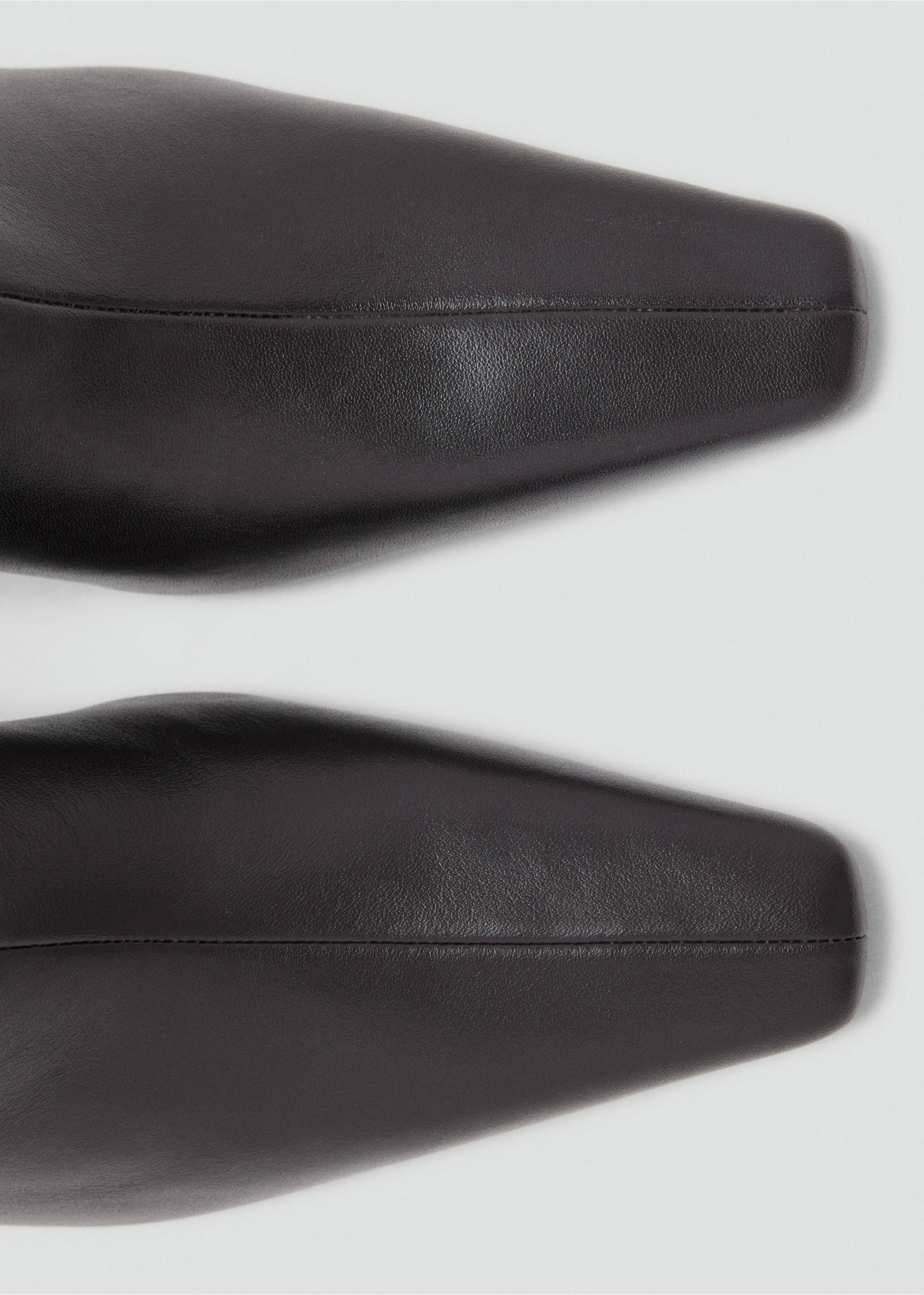 Close-up of dark brown ankle boots with square toes., Chocolate. Ref: 47001341-00.