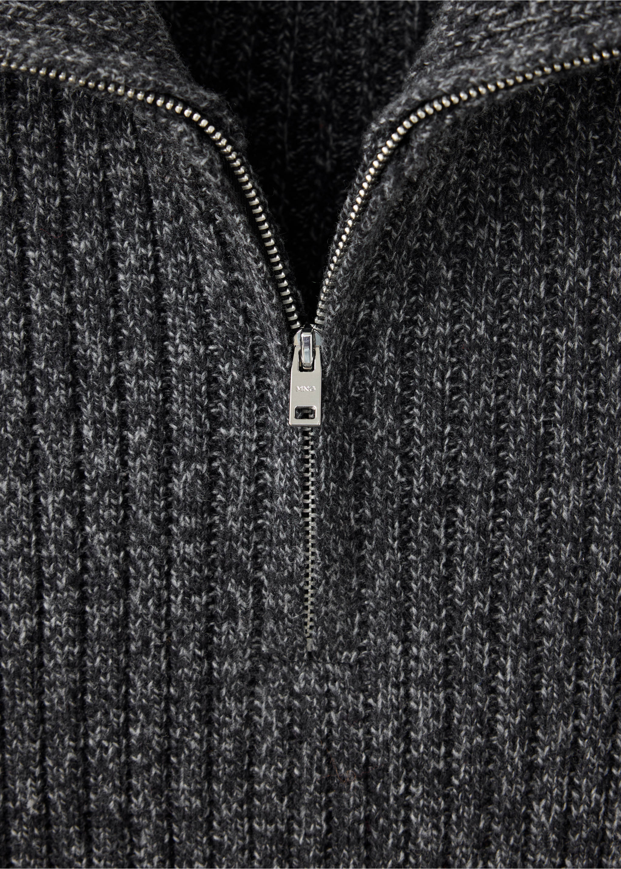 Dark grey ribbed knit jersey with a half-zip collar detail., Dark Heather Grey. Ref: 47001390-00.