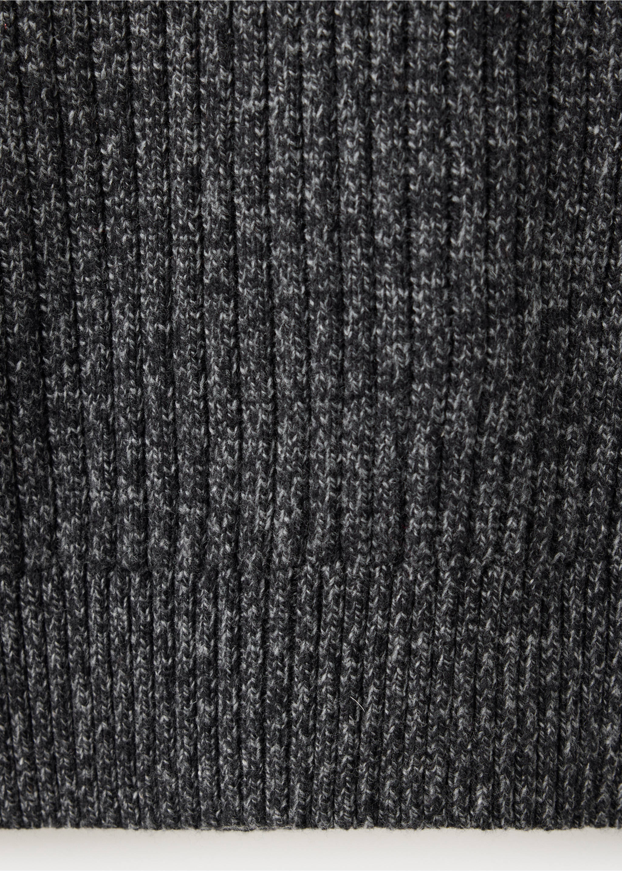 Close-up of a dark grey ribbed knit jersey fabric texture., Dark Heather Grey. Ref: 47001390-00.